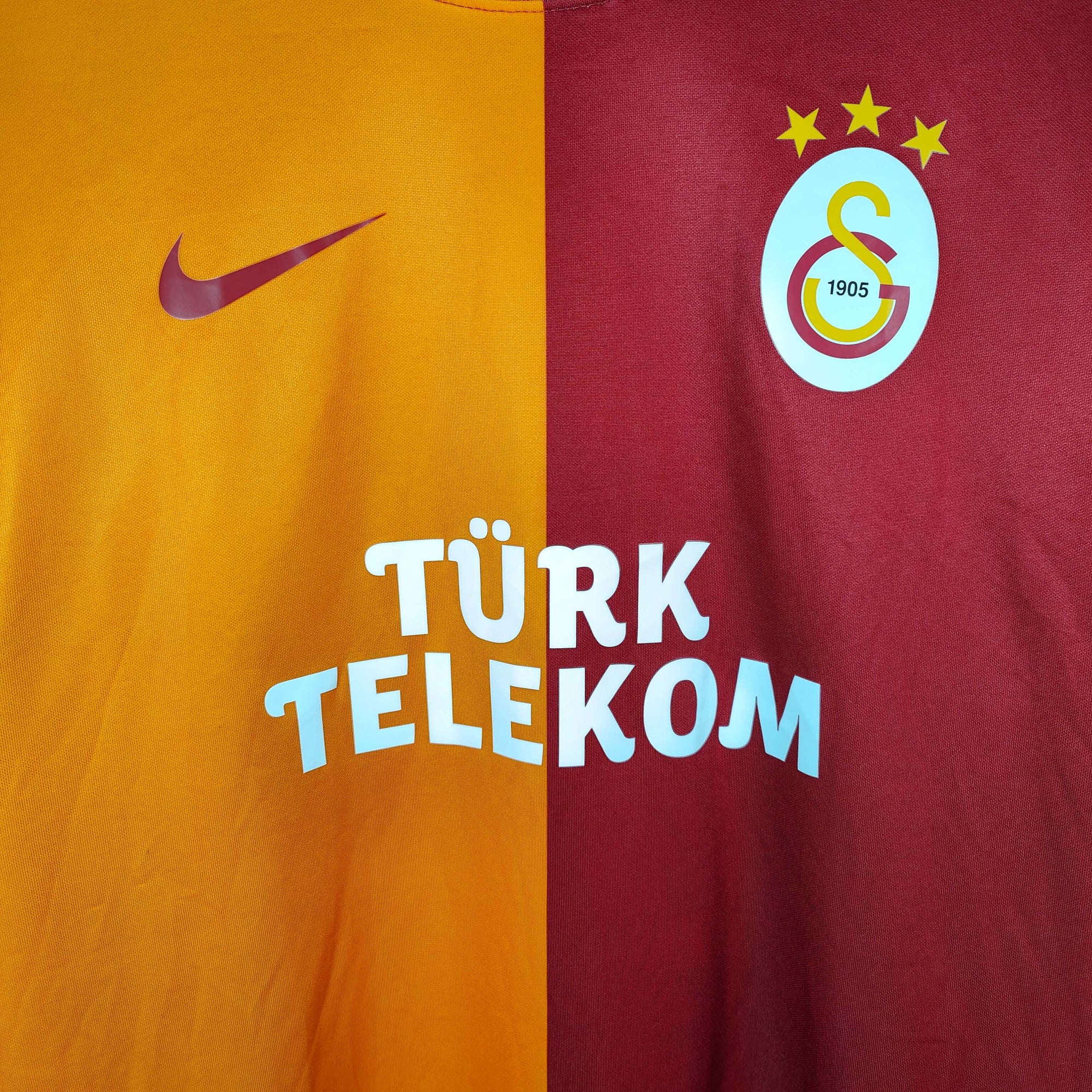 2013-14 Galatasaray Home Shirt Sneijder 