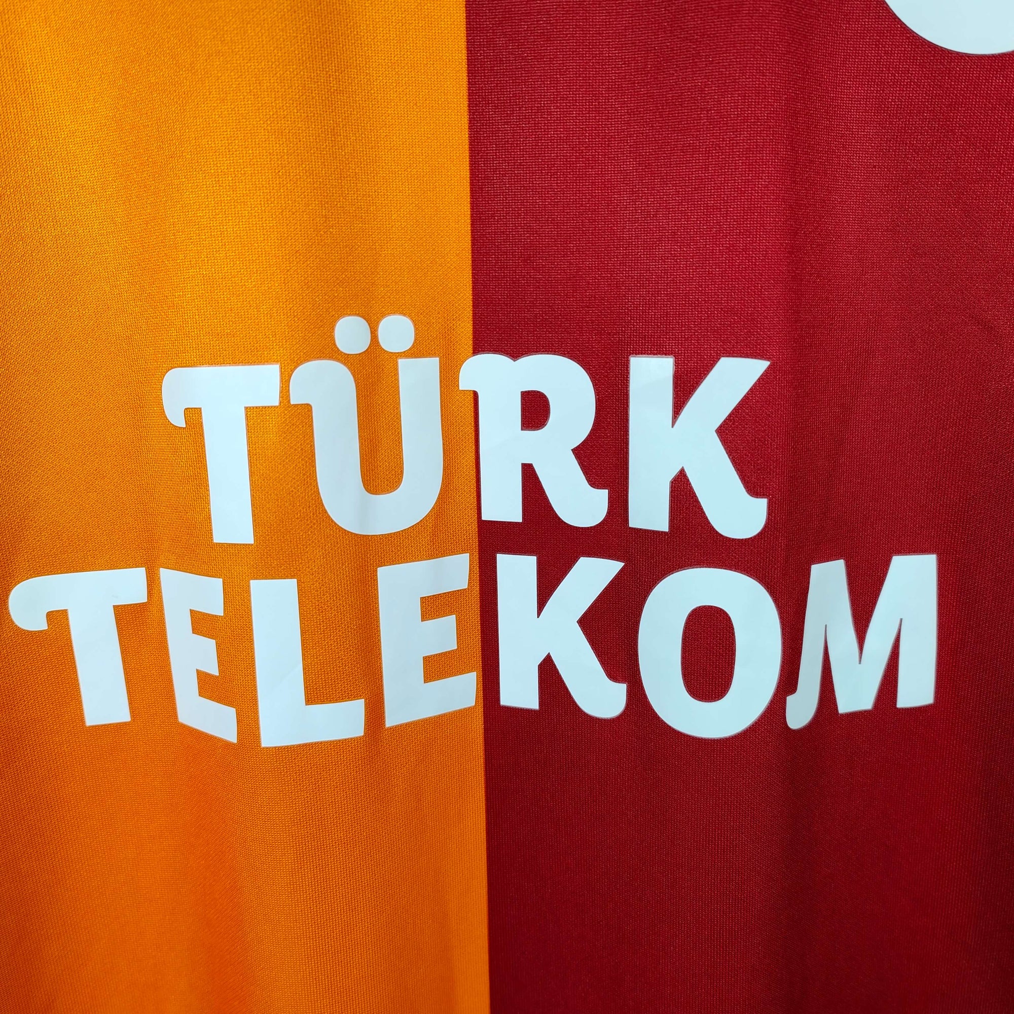 2013-14 Galatasaray Home Shirt Sneijder 