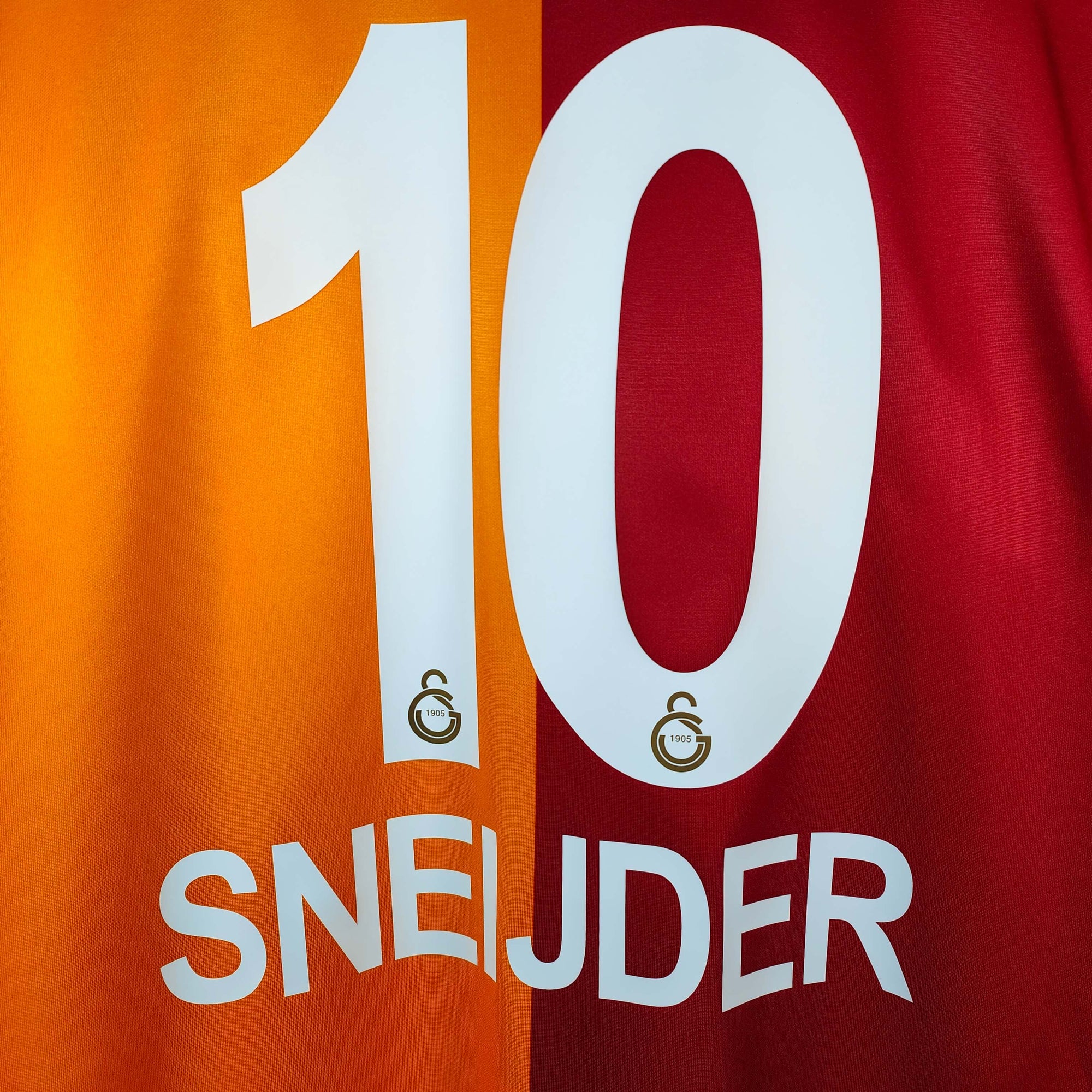 2013-14 Galatasaray Home Shirt Sneijder 