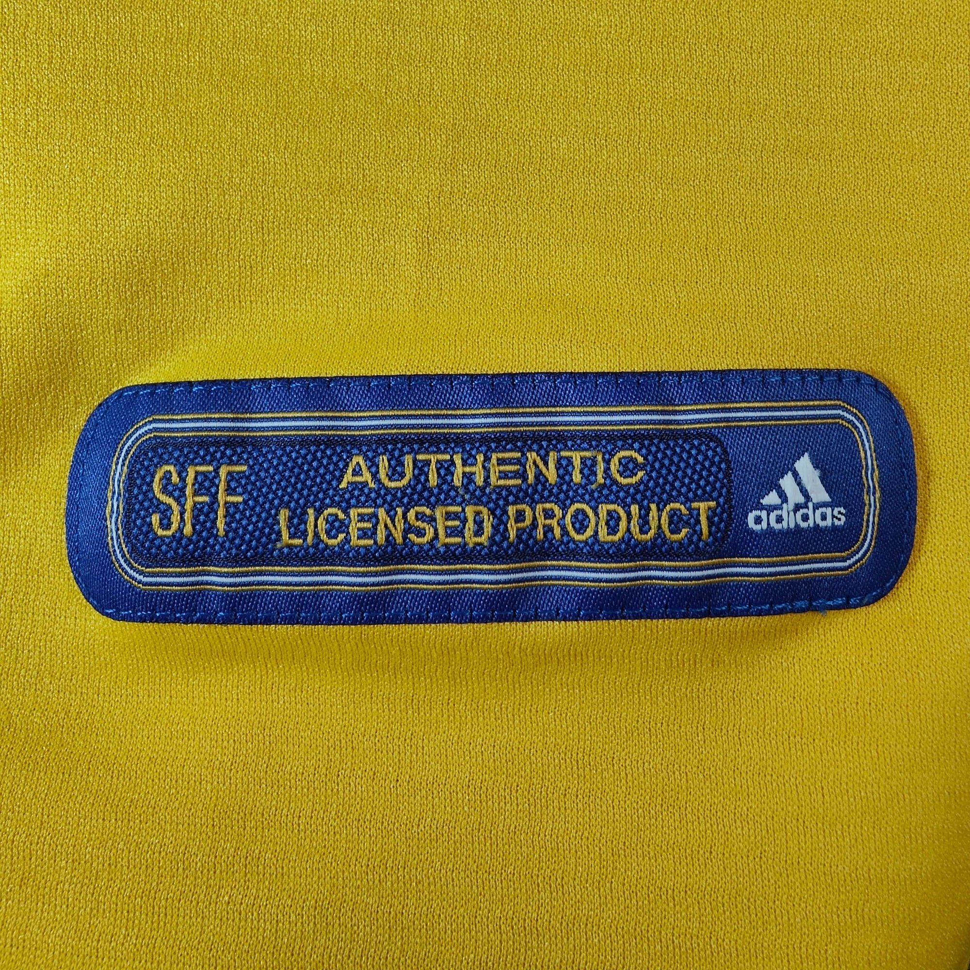 2000-02 Sweden Home Shirt Ibrahimovic 