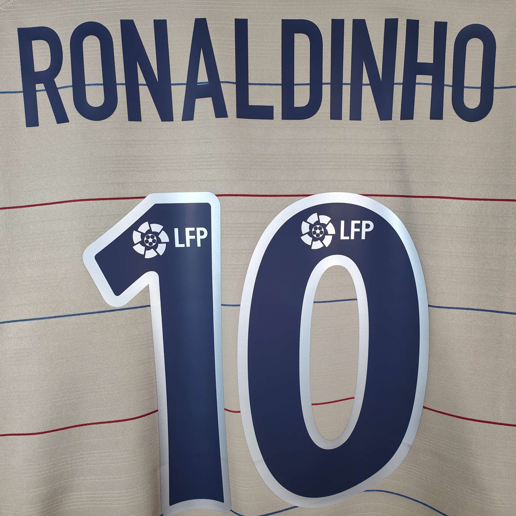 2003-05 FC Barcelona Away Shirt Ronaldinho 
