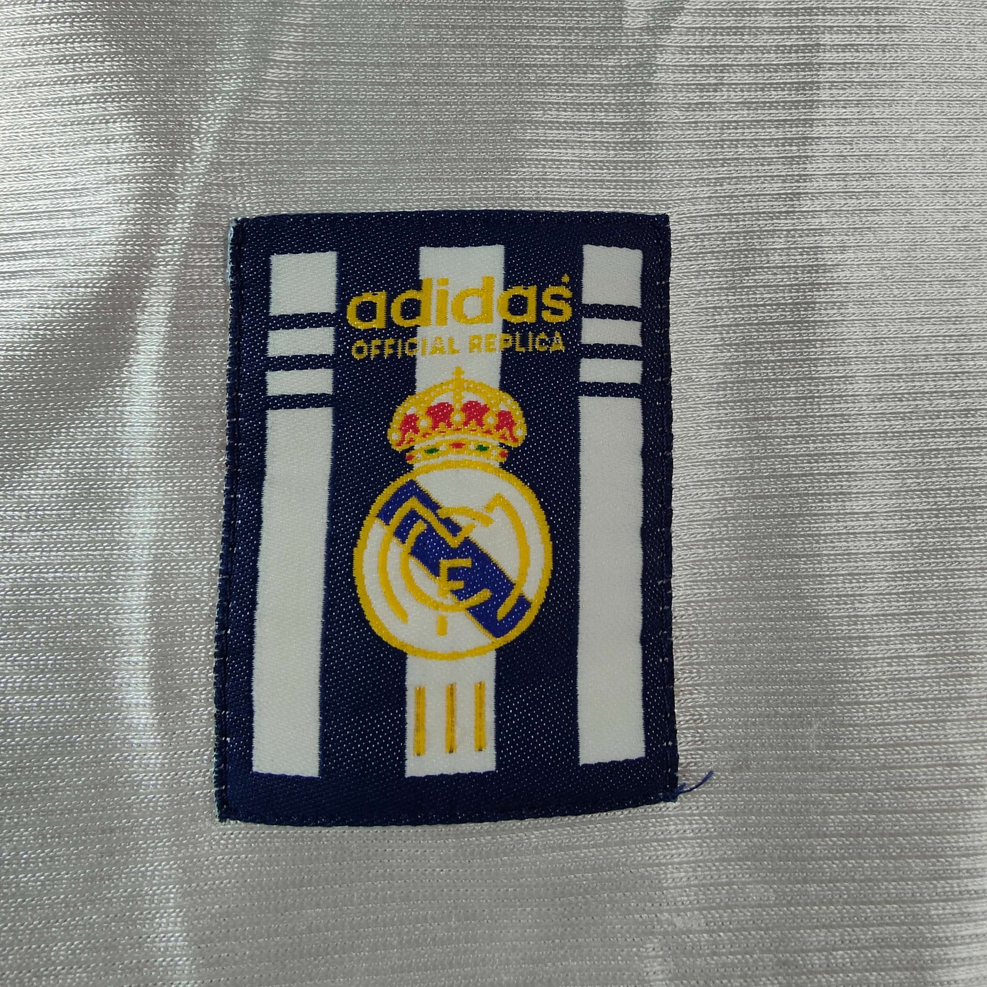 1998-00 Real Madrid Home Shirt Guti 
