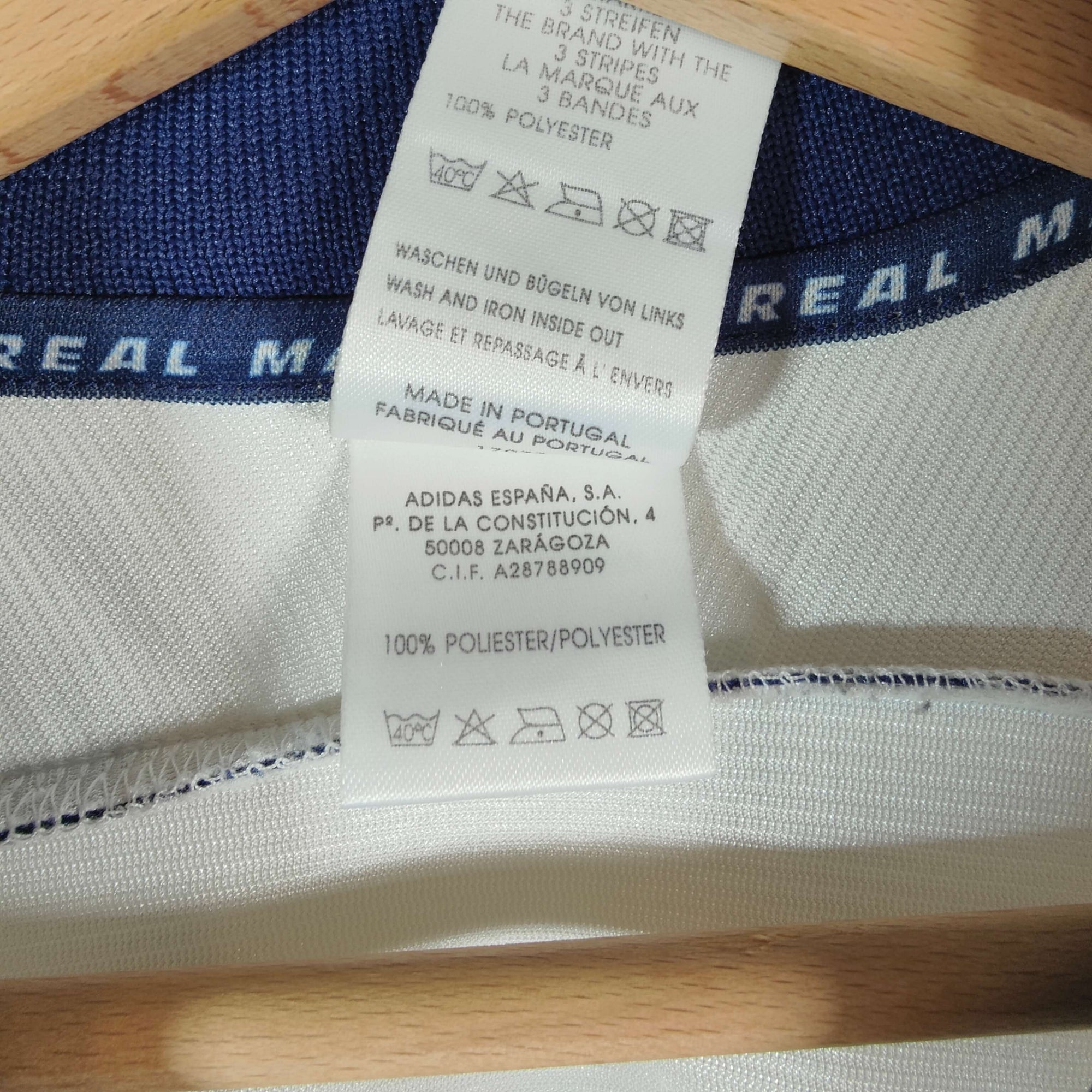 1998-00 Real Madrid Home Shirt Guti 