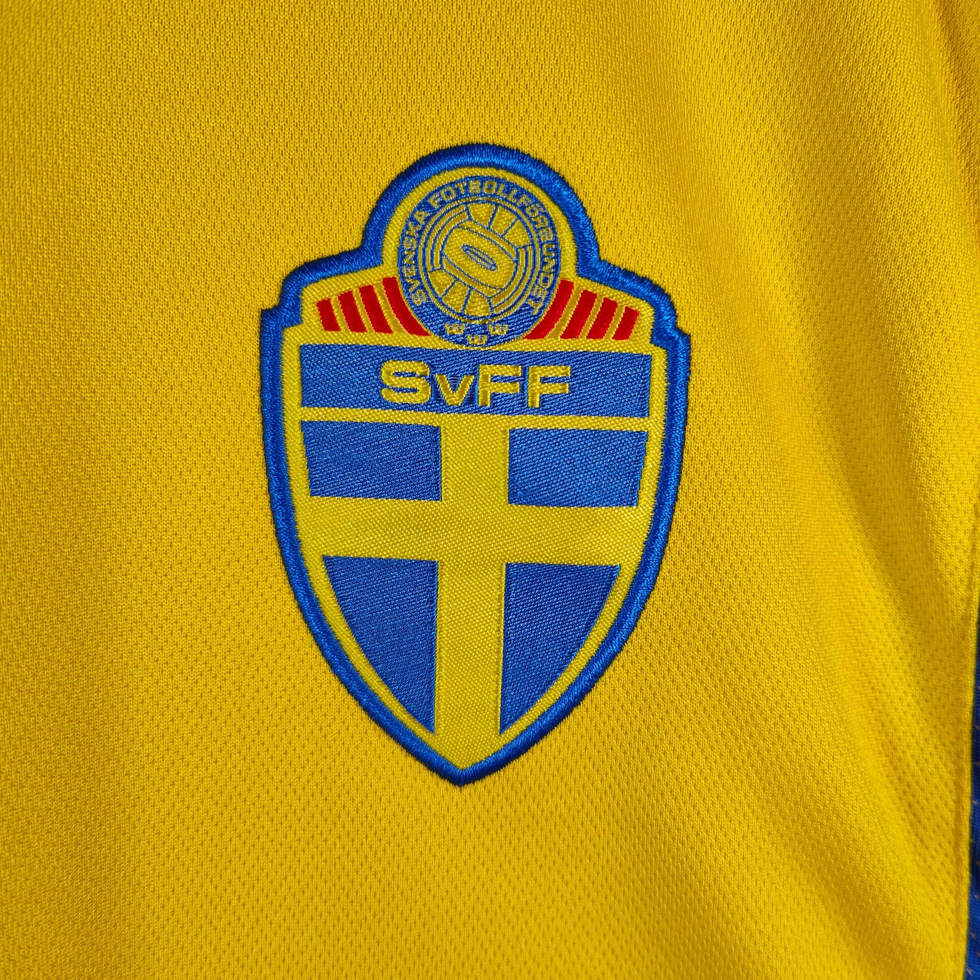 2005-06 Sweden Home Shirt Larsson 