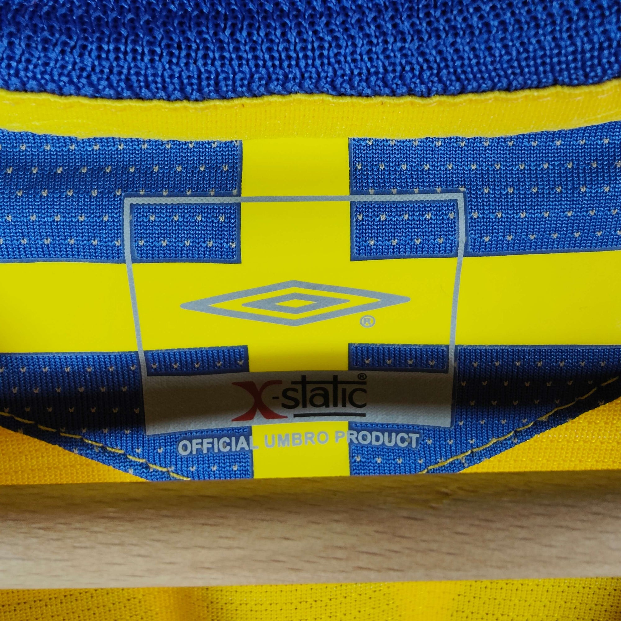 2005-06 Sweden Home Shirt Larsson 