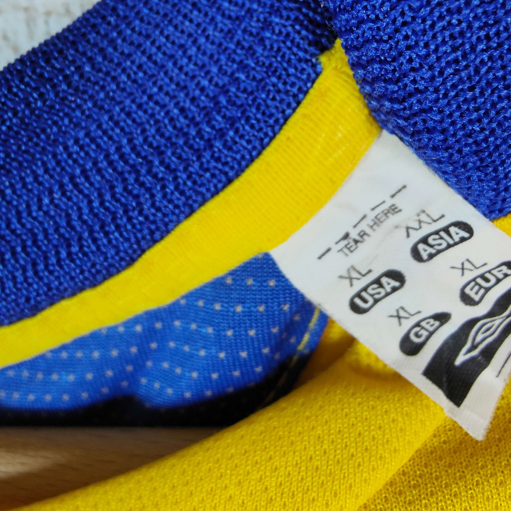 2005-06 Sweden Home Shirt Larsson 