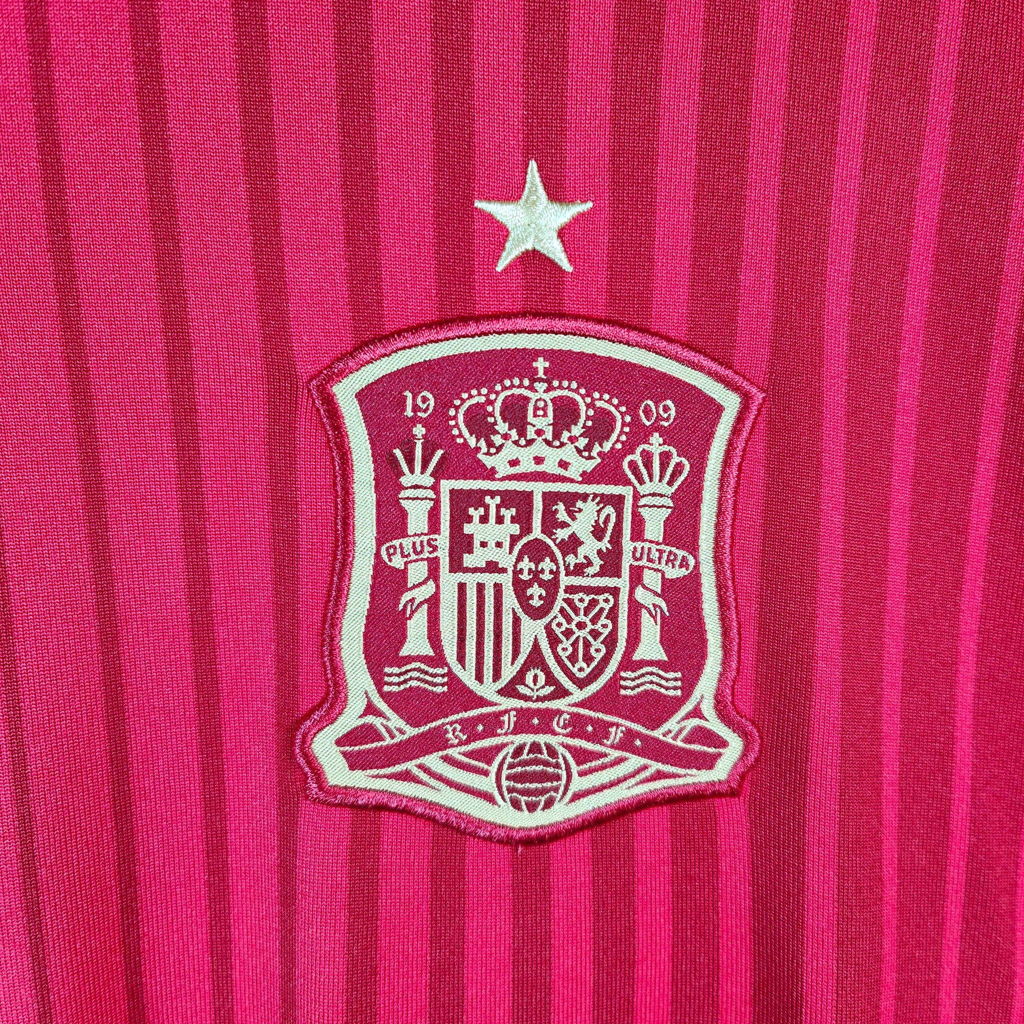 2013-15 Spain Home Shirt Iniesta 