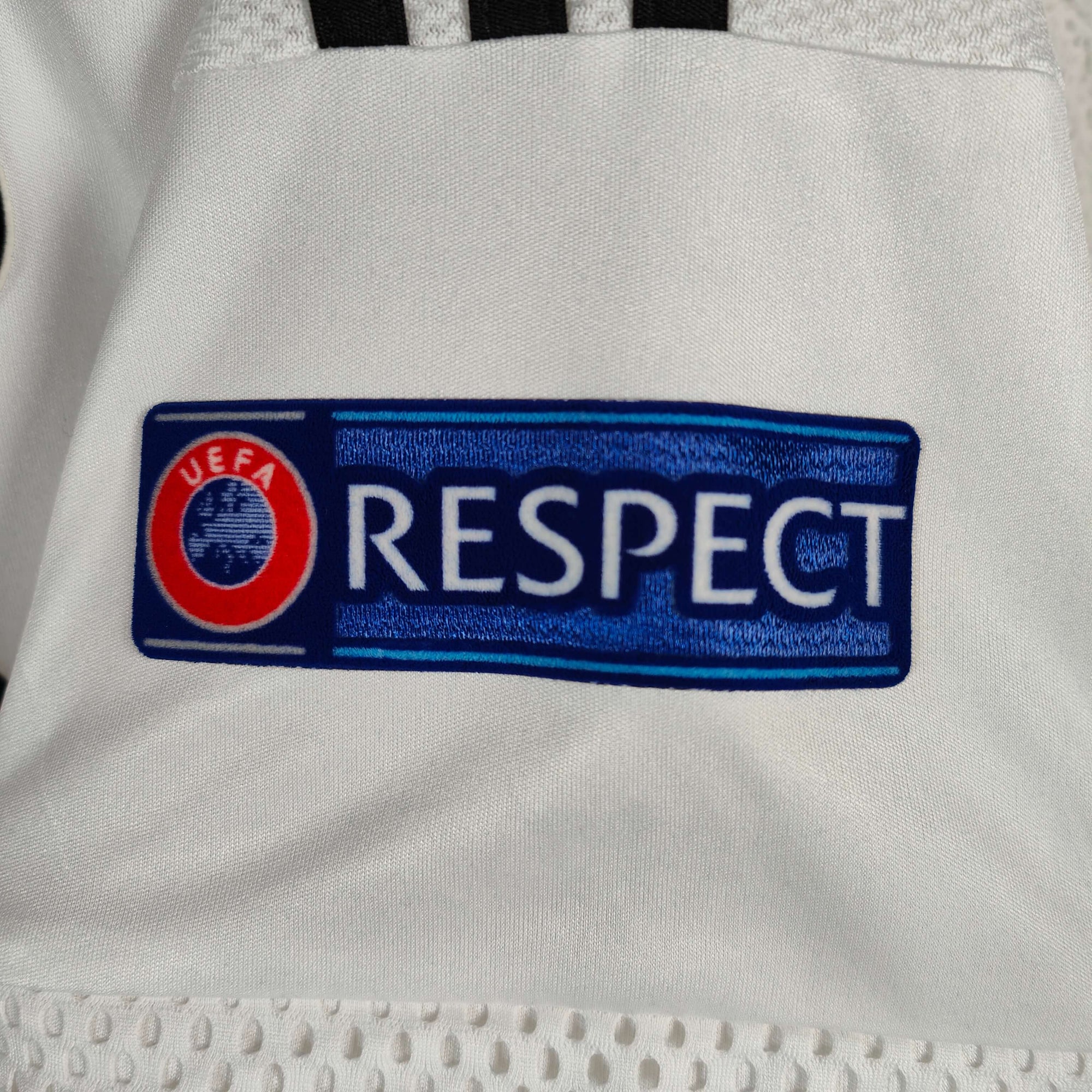 2015-16 Besiktas Home Shirt Quaresma 