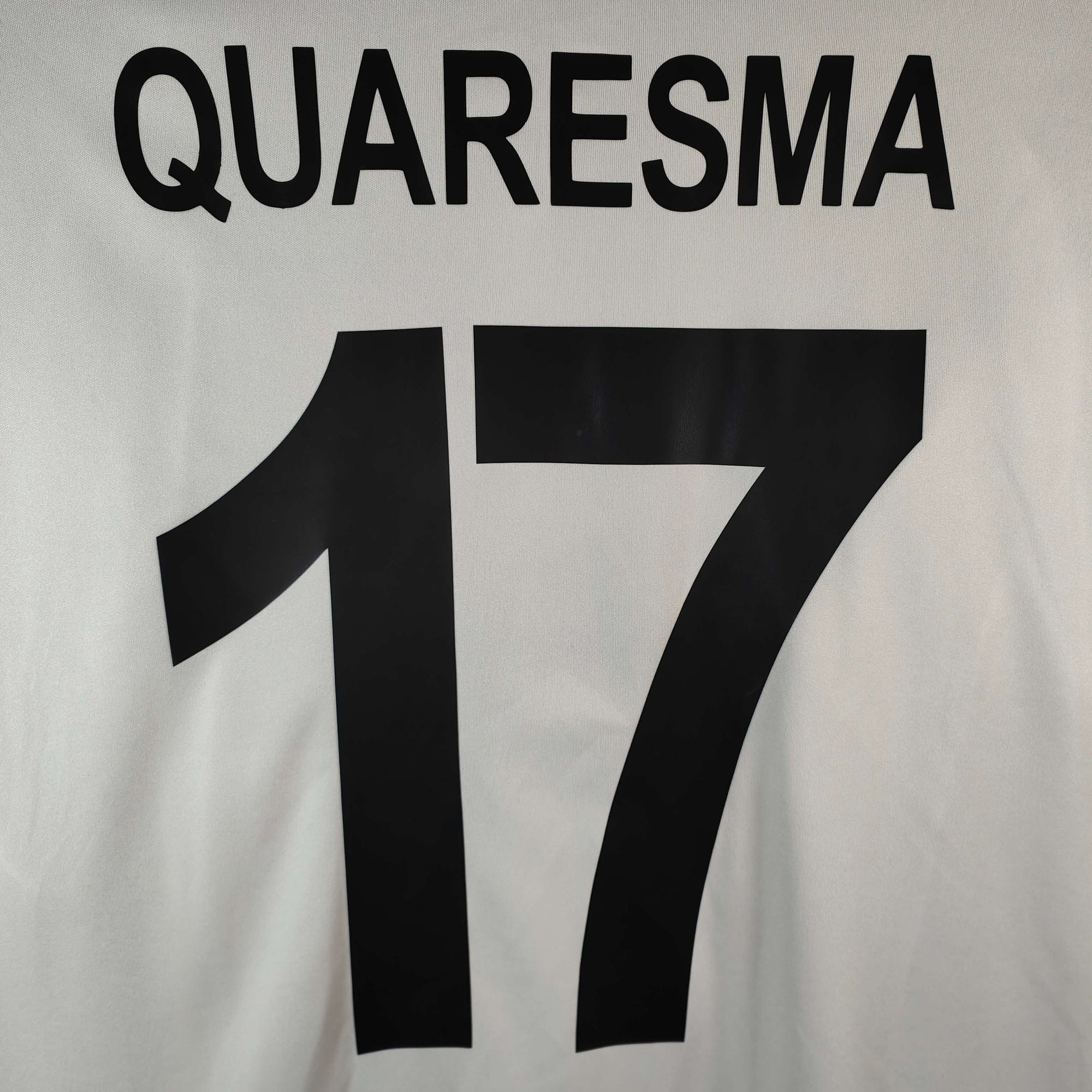 2015-16 Besiktas Home Shirt Quaresma 