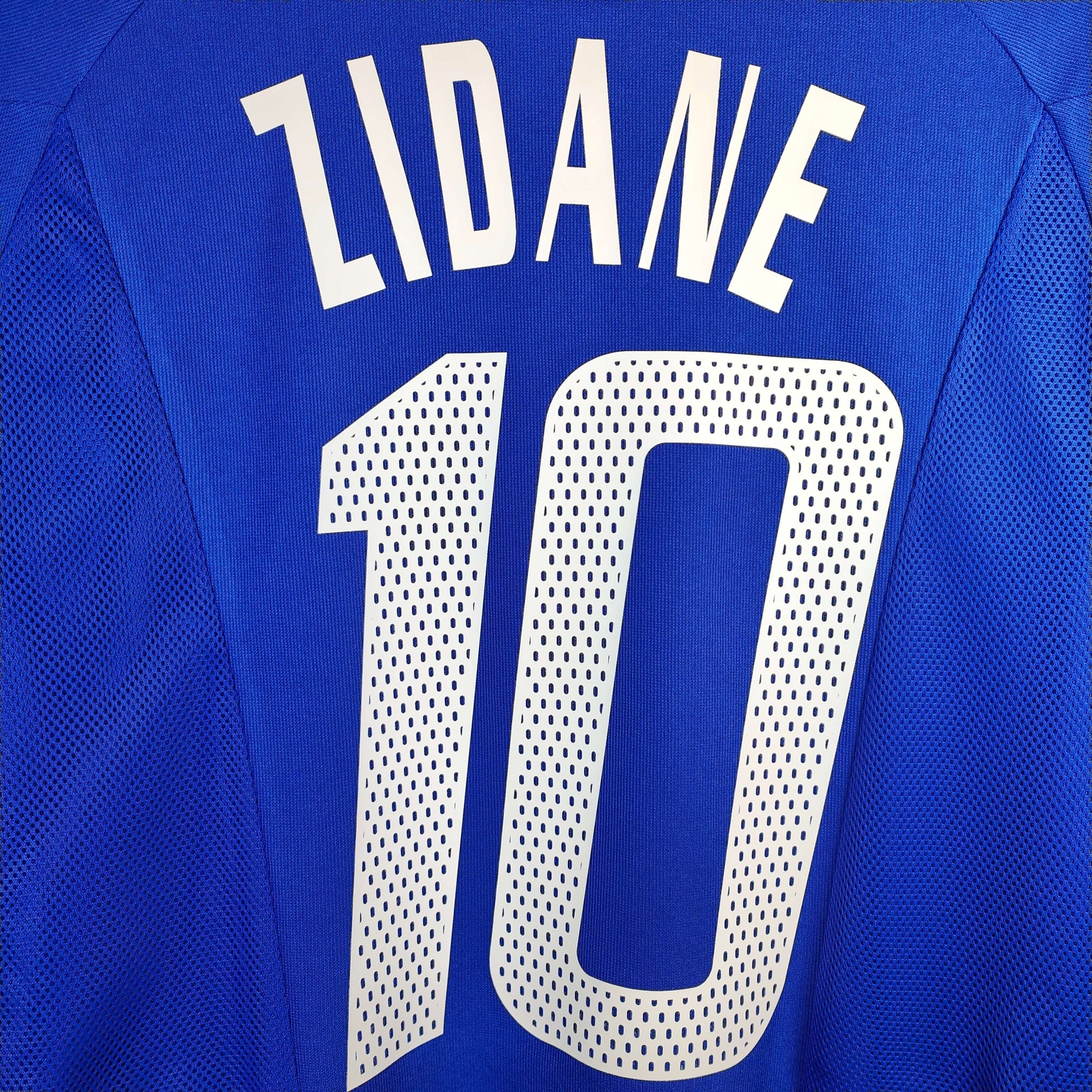 2002-04 France Home Shirt Zidane 