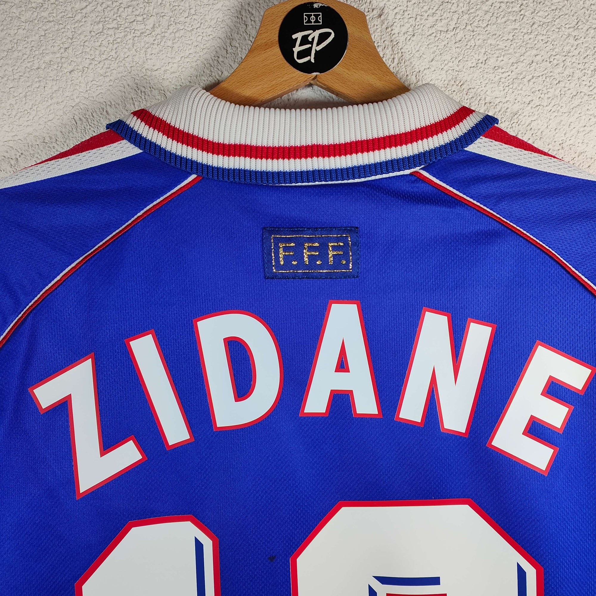 1998-00 France Home Shirt Zidane 