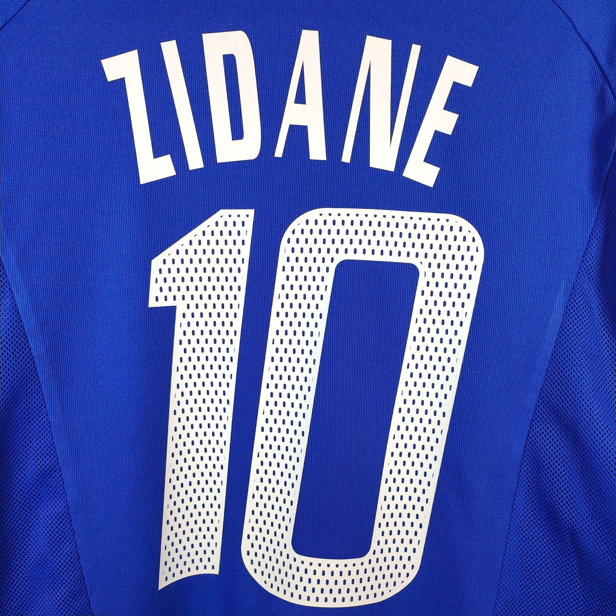 2002-04 France Home Shirt Zidane 