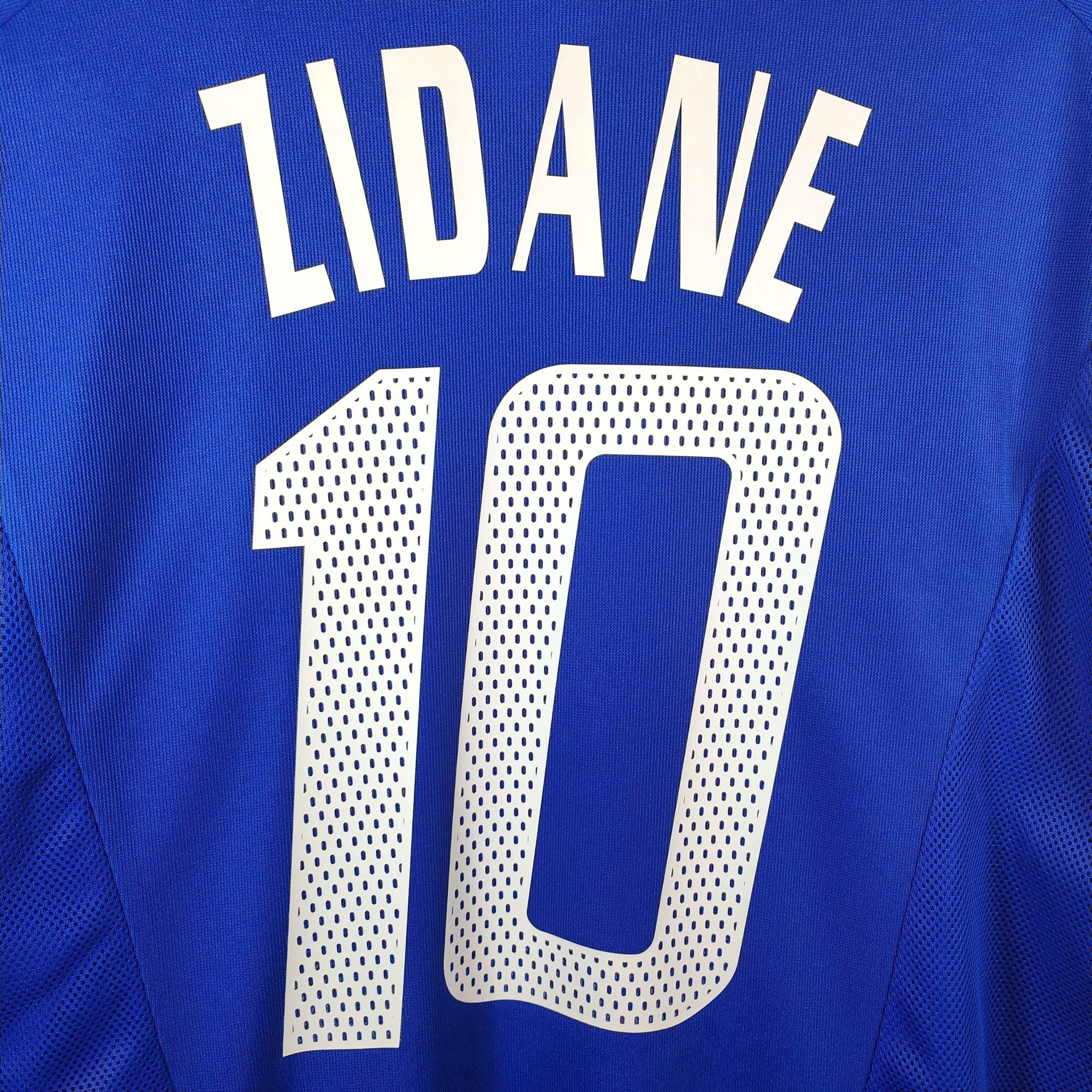 2002-04 France Home Shirt Zidane 