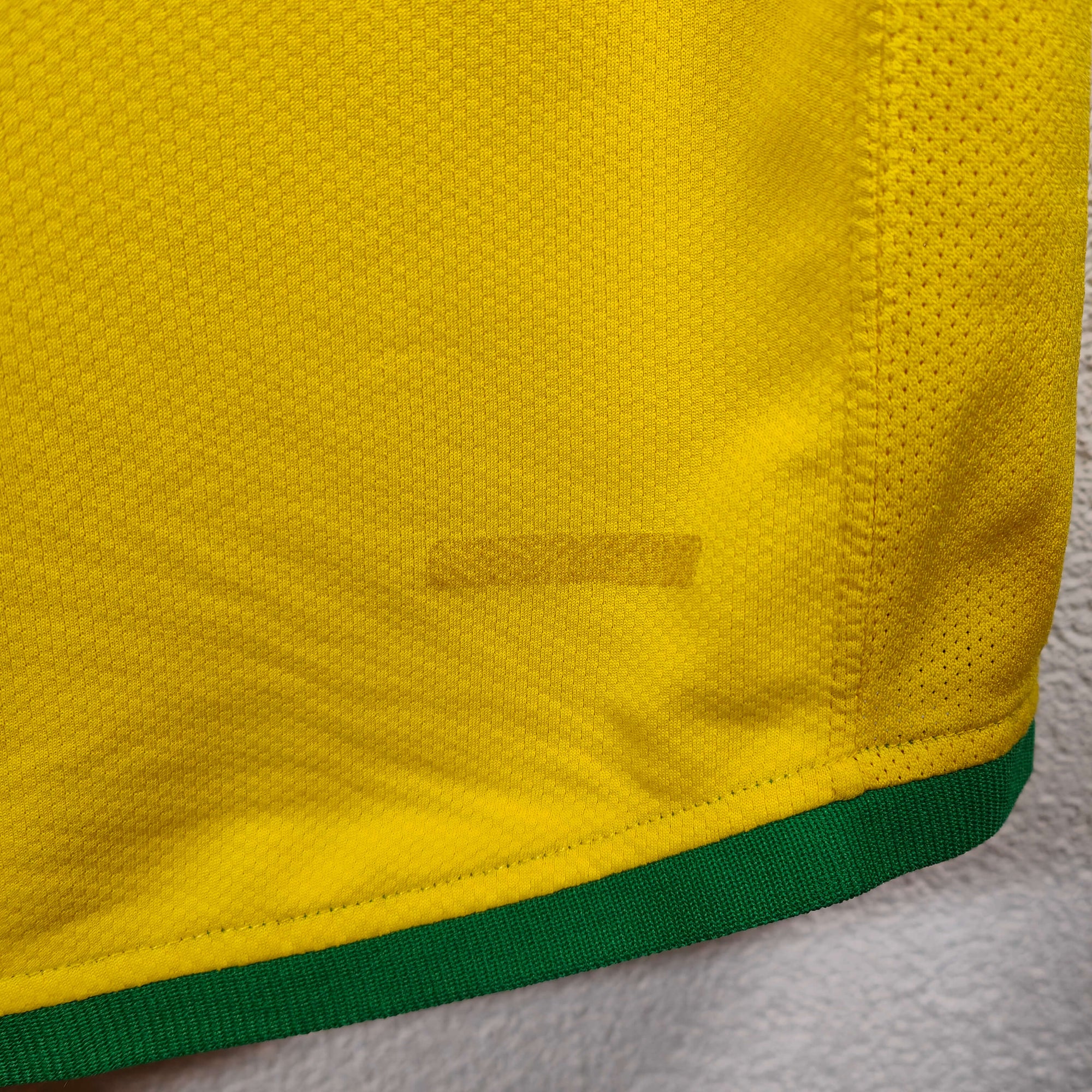 2006-08 Brazil Home Shirt Ronaldinho 