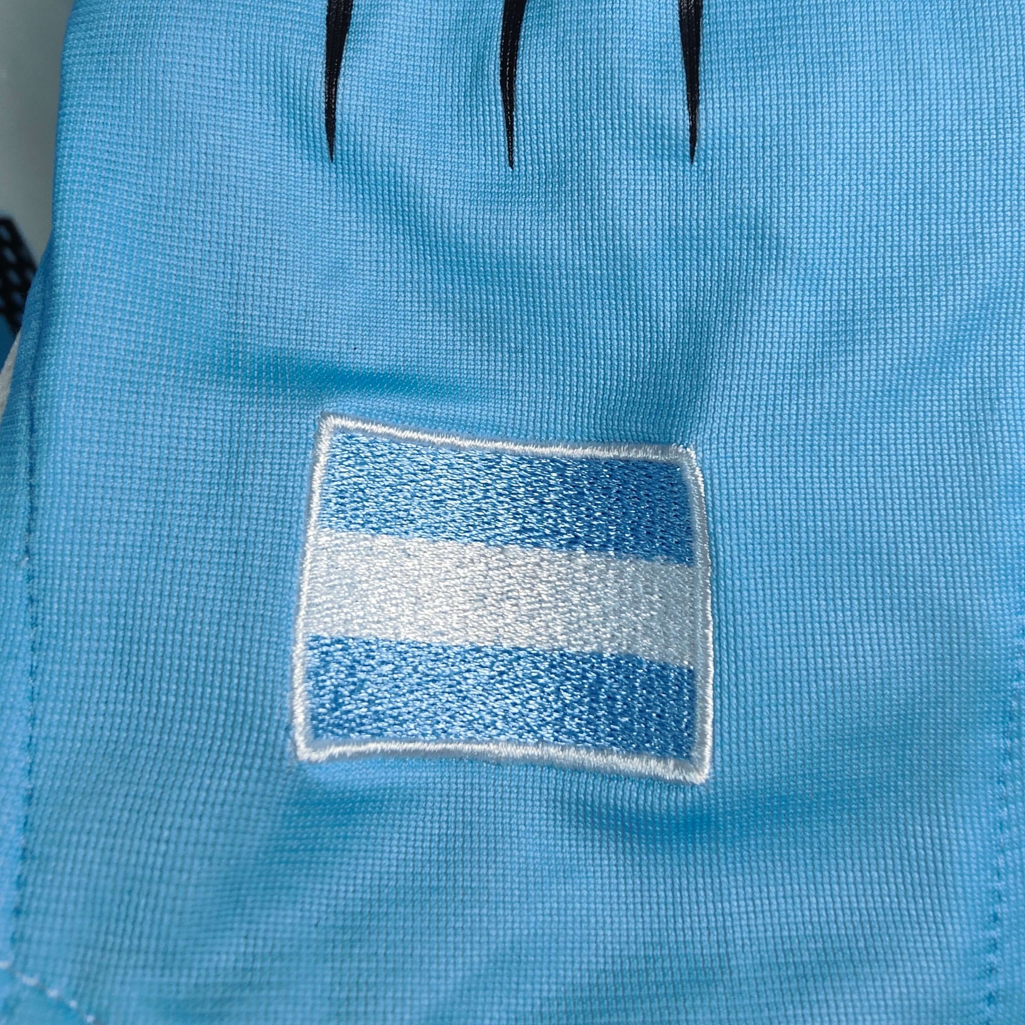 2004-05 Argentina Home Shirt Tevez 