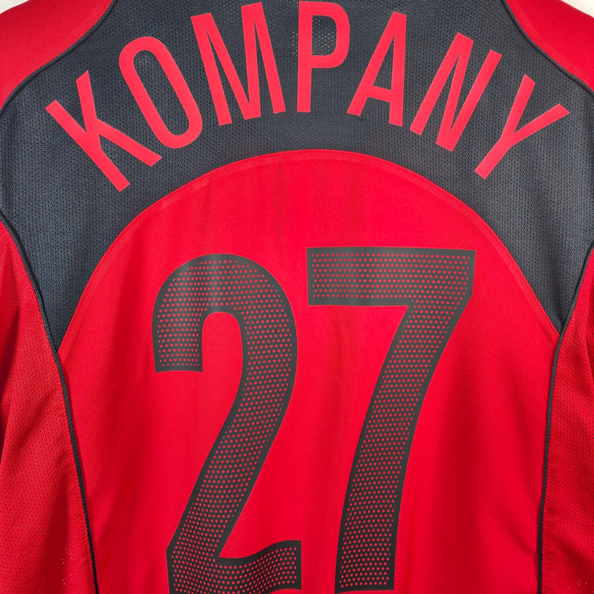 2004-06 Belgium Home Shirt Kompany 
