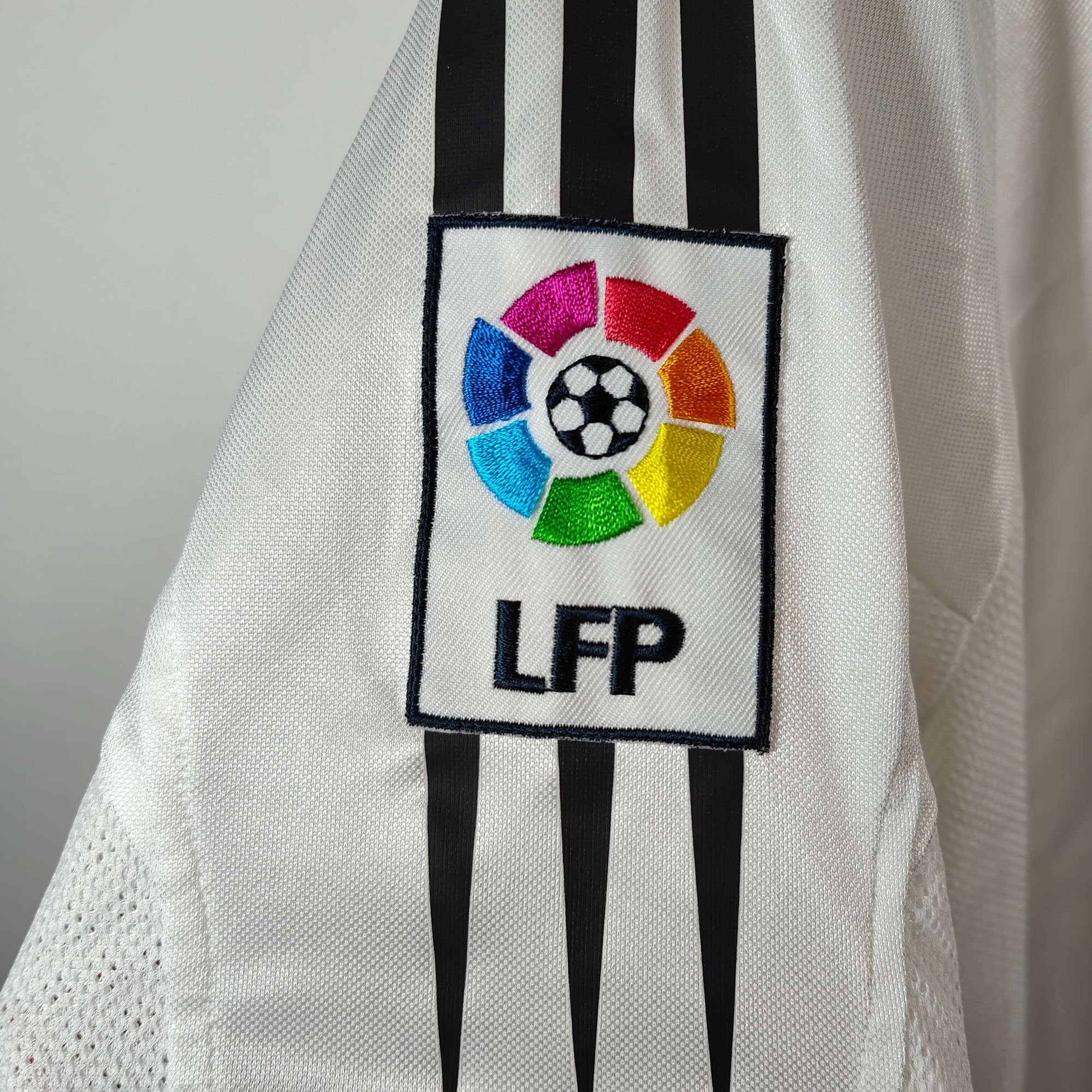 2004-05 Real Madrid Home Shirt Ronaldo 