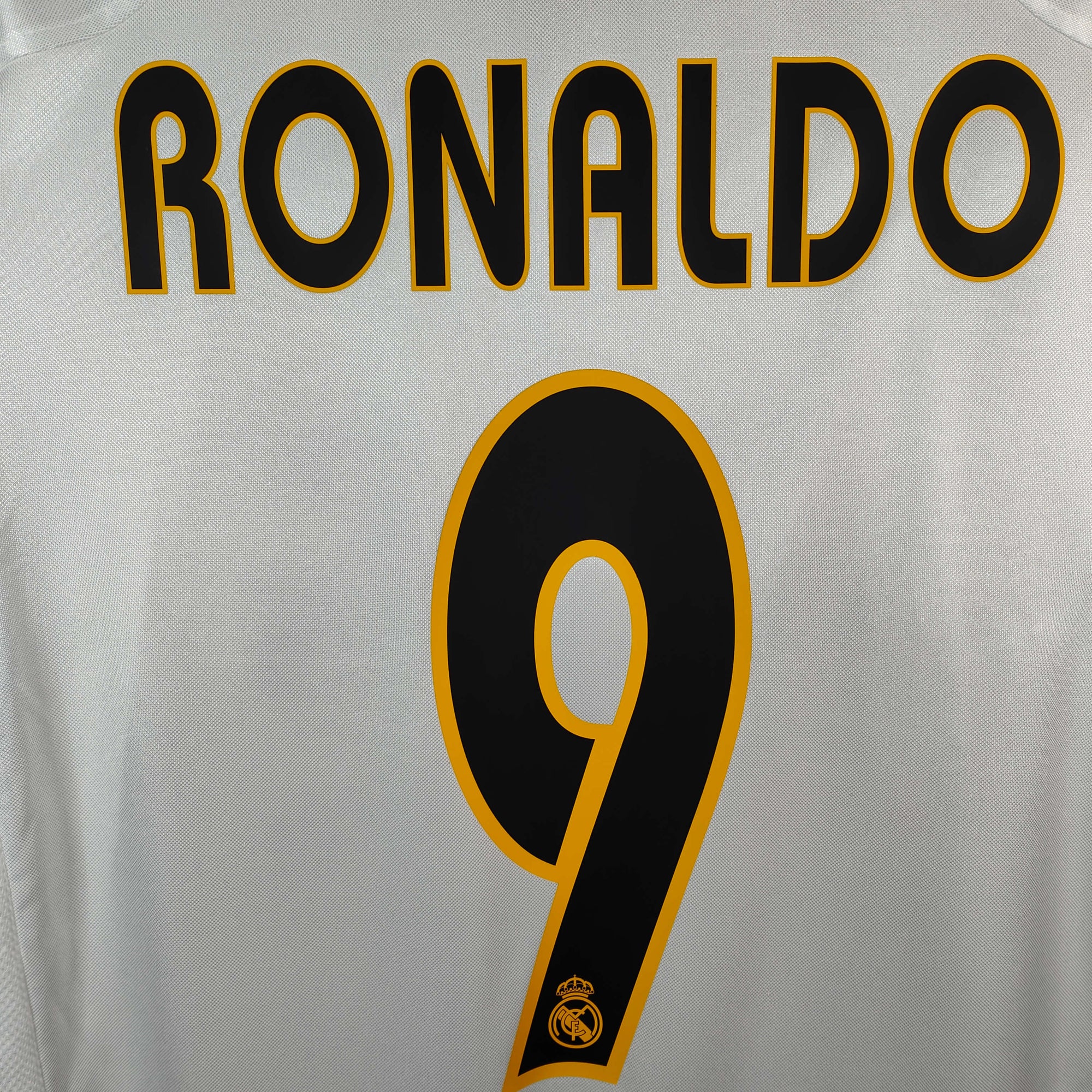 2004-05 Real Madrid Home Shirt Ronaldo 