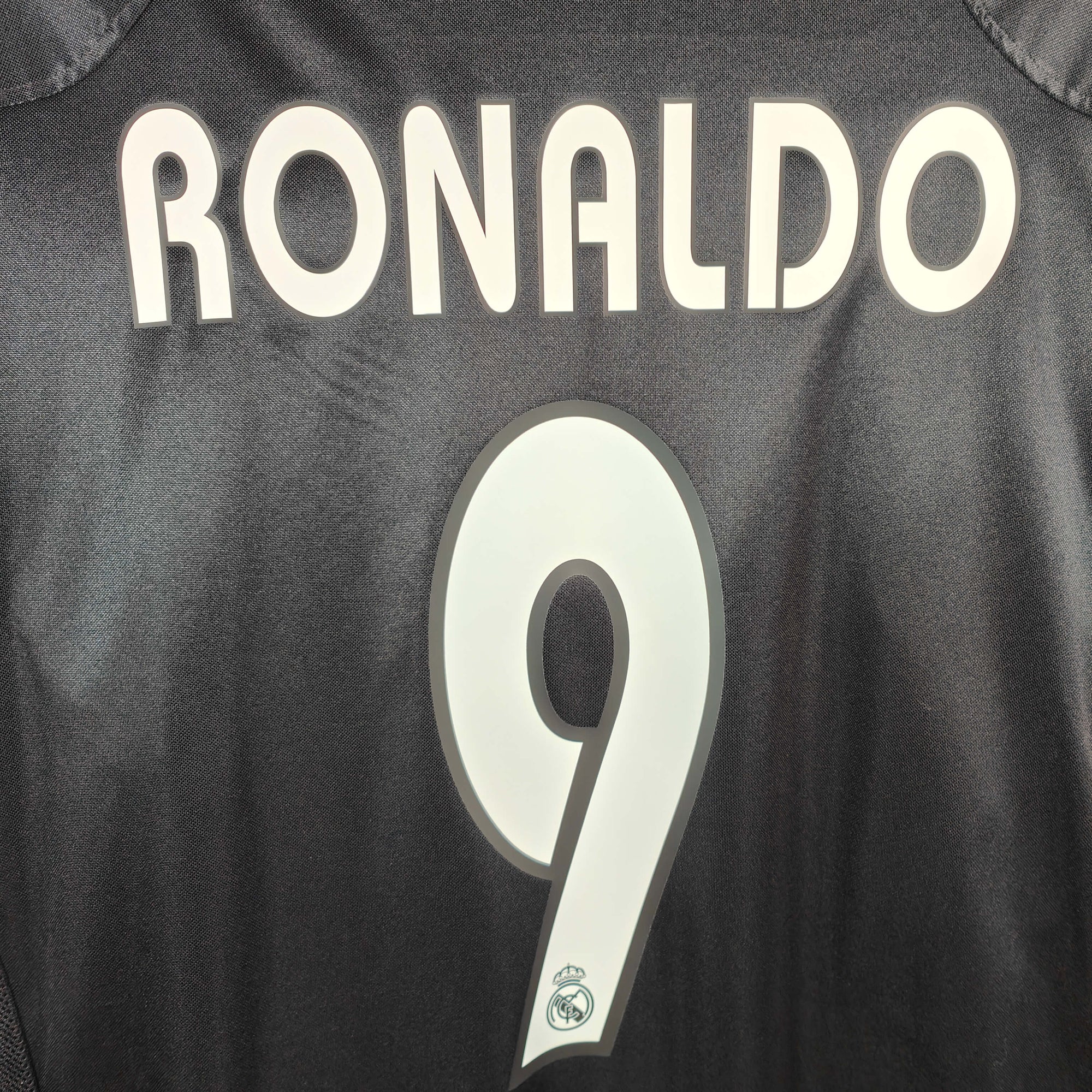 2004-05 Real Madrid Away Shirt Ronaldo 