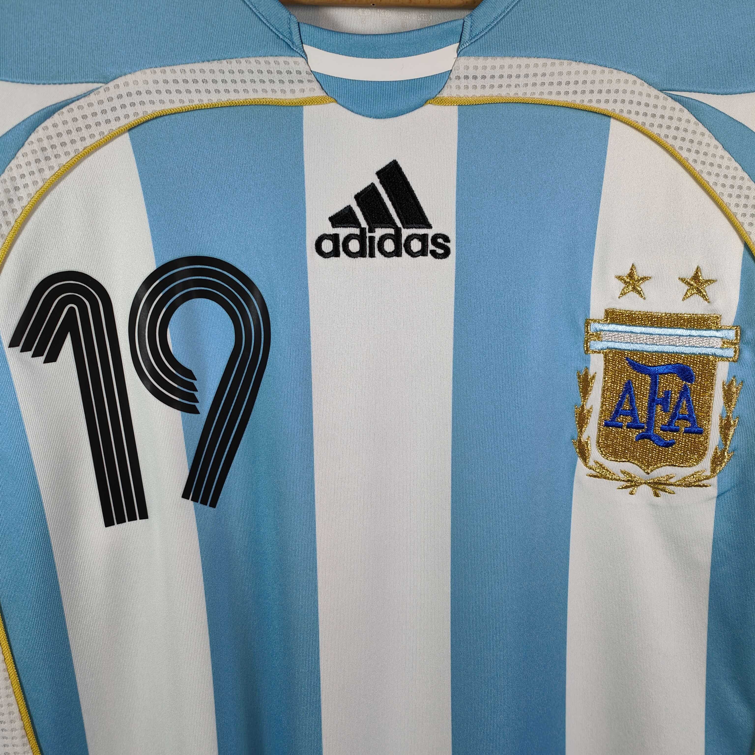 2005-07 Argentina Home Shirt Messi #19 - 9.5/10 - (S) – 739802