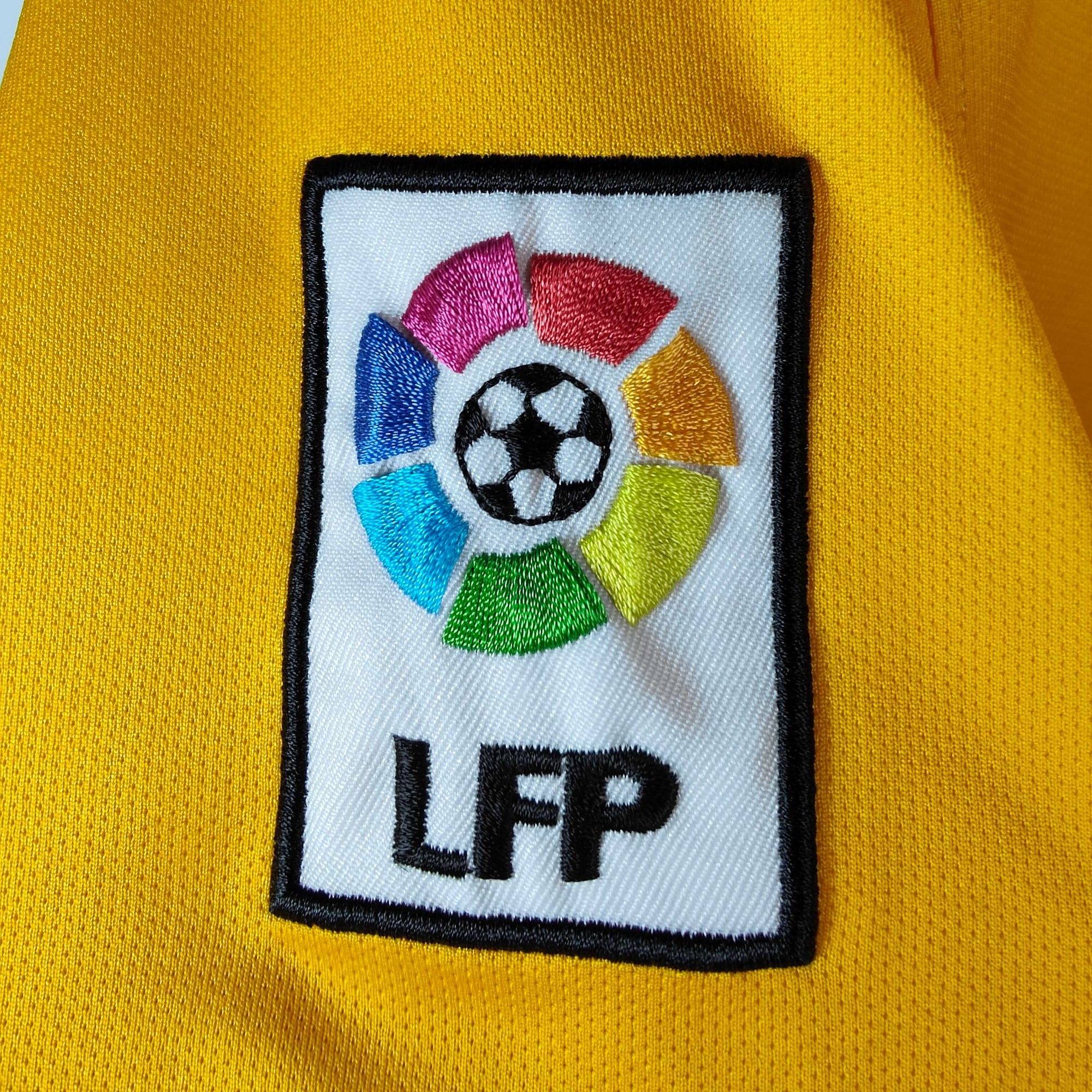 2015-16 FC Barcelona Away Shirt Messi 