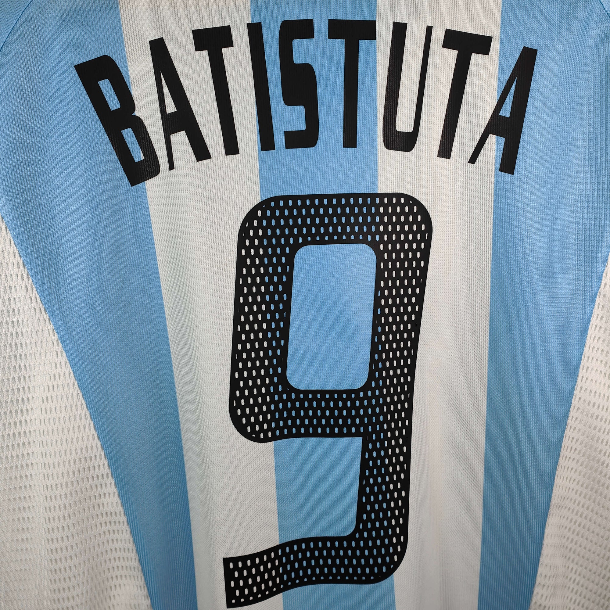2002-04 Argentina Home Shirt Batistuta 