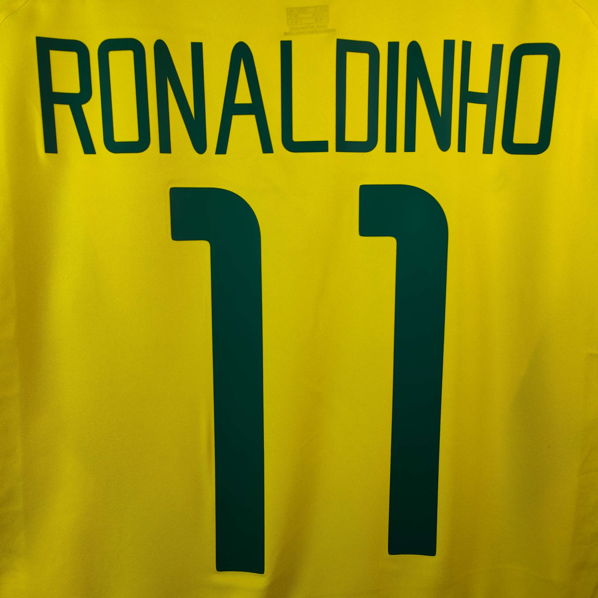 2002-04 Brazil Home Shirt Ronaldinho 