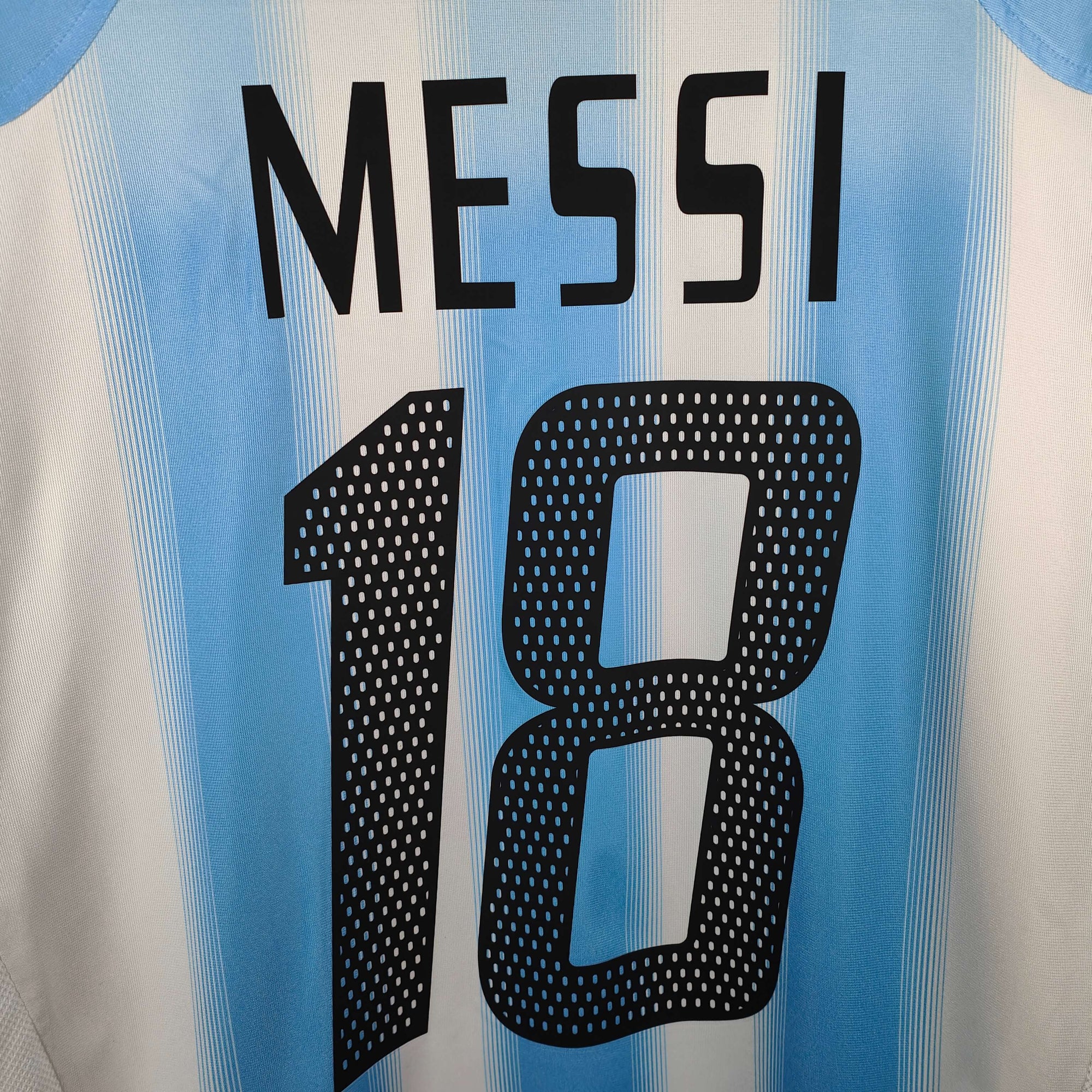 2004-05 Argentina Home Shirt Messi 