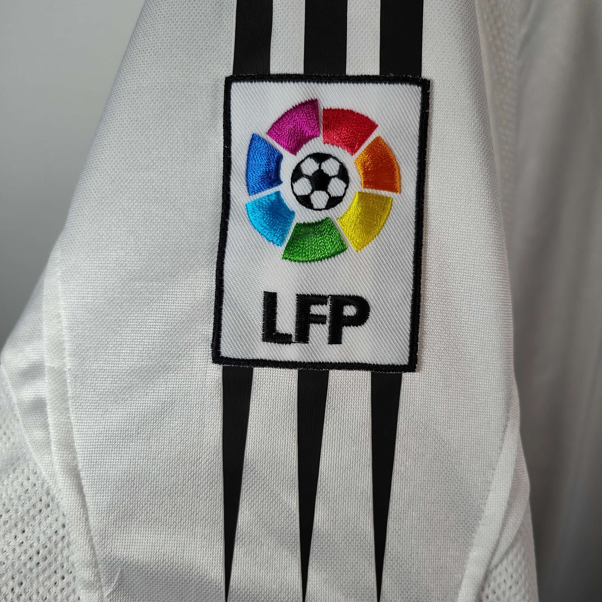 2004-05 Real Madrid Home Shirt Ronaldo 