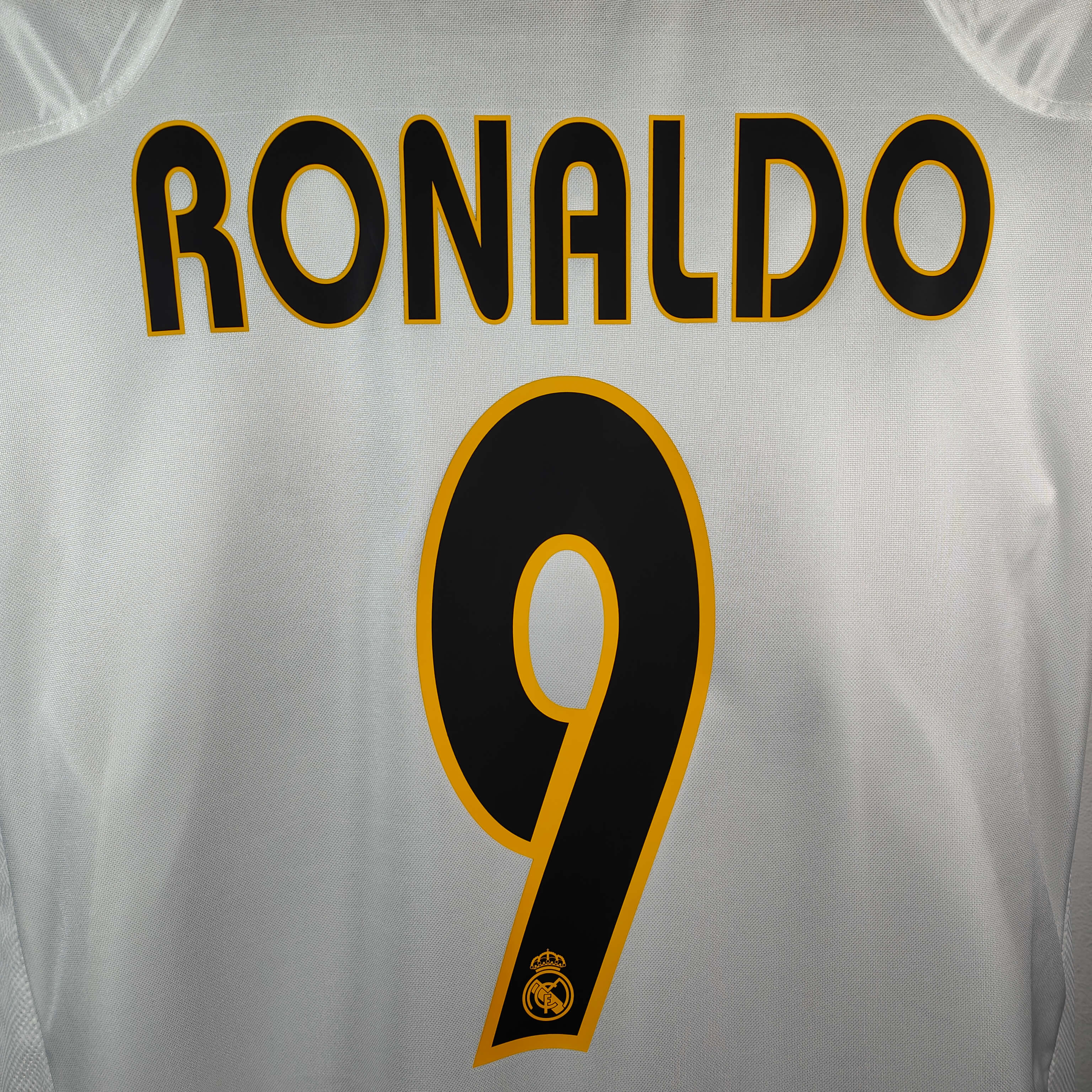 2004-05 Real Madrid Home Shirt Ronaldo #9 - 9.5/10 - (L) – 367842