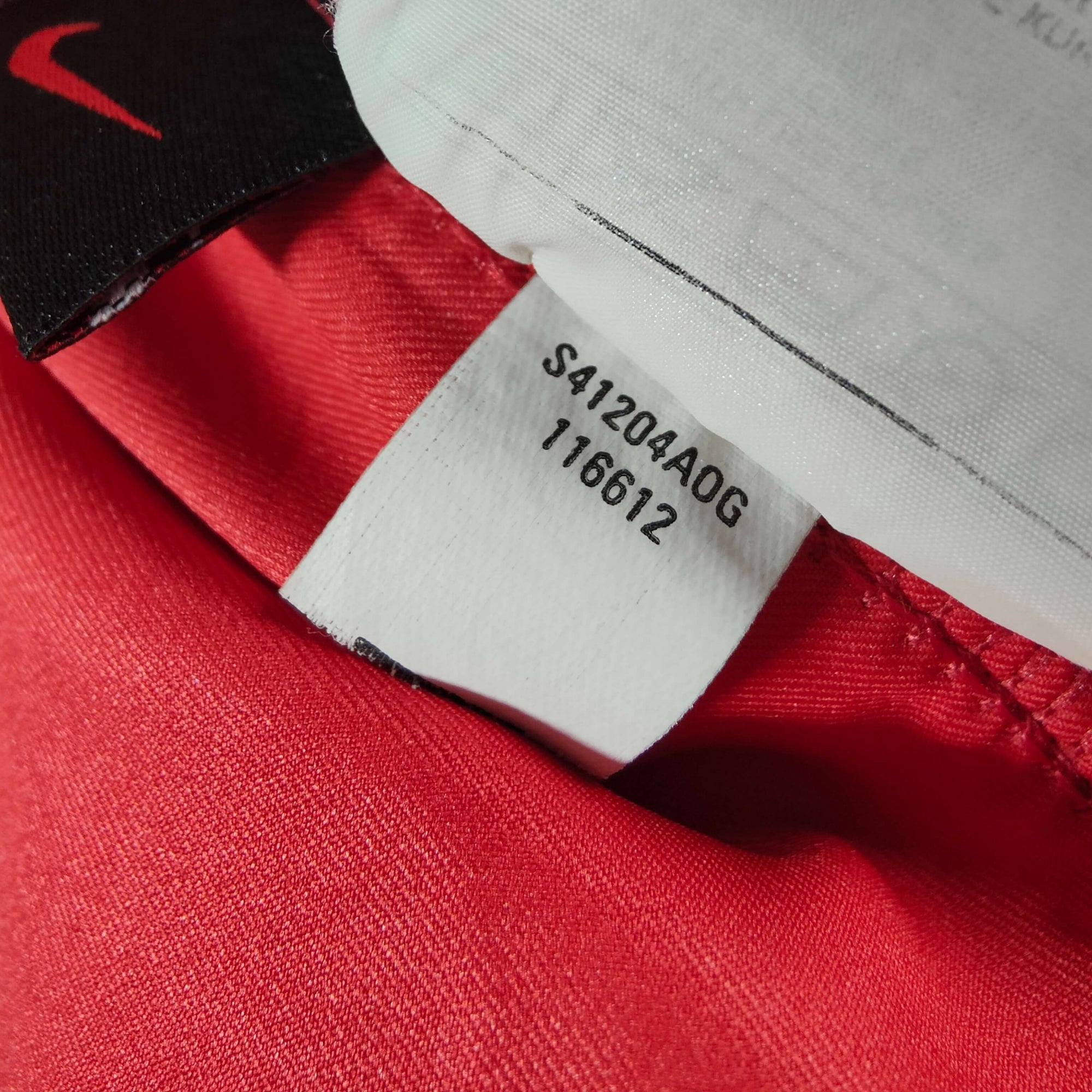 2004-06 Portugal Home Shirt Deco 