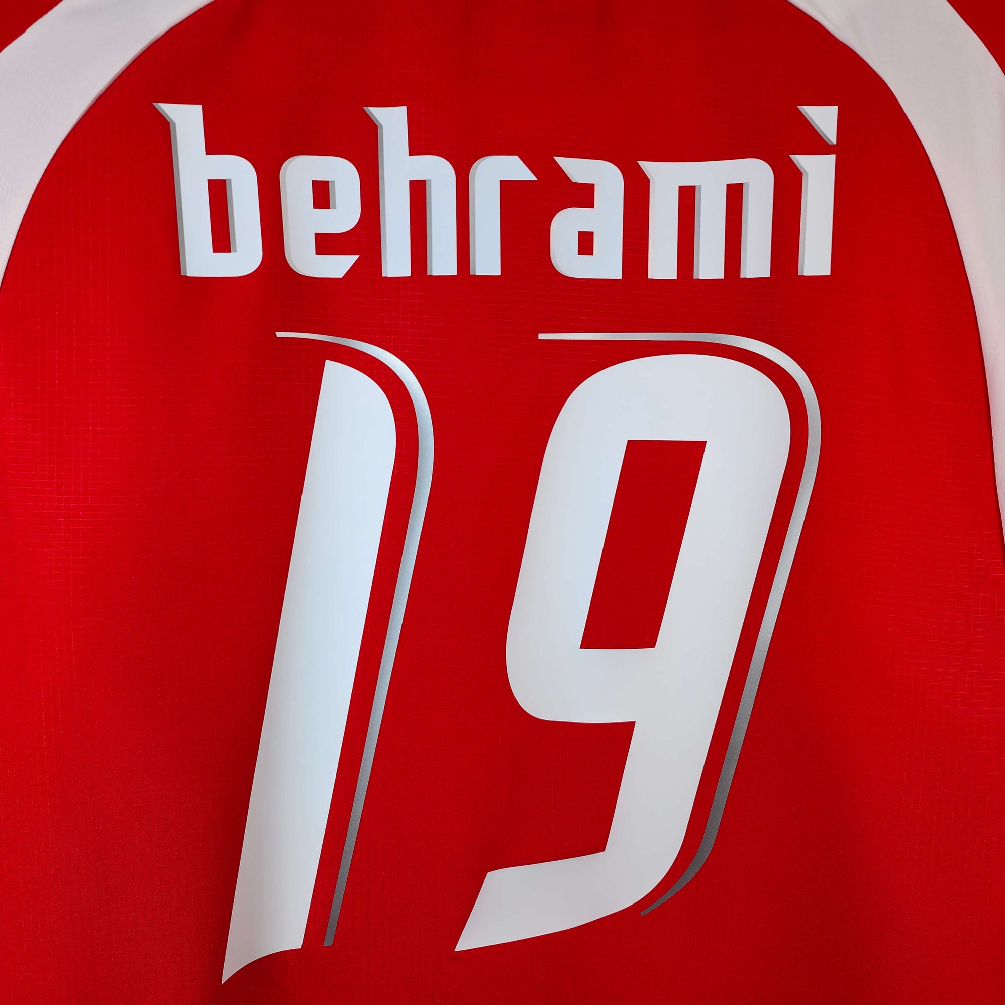 2006-08 Schweiz Heimtrikot Behrami 