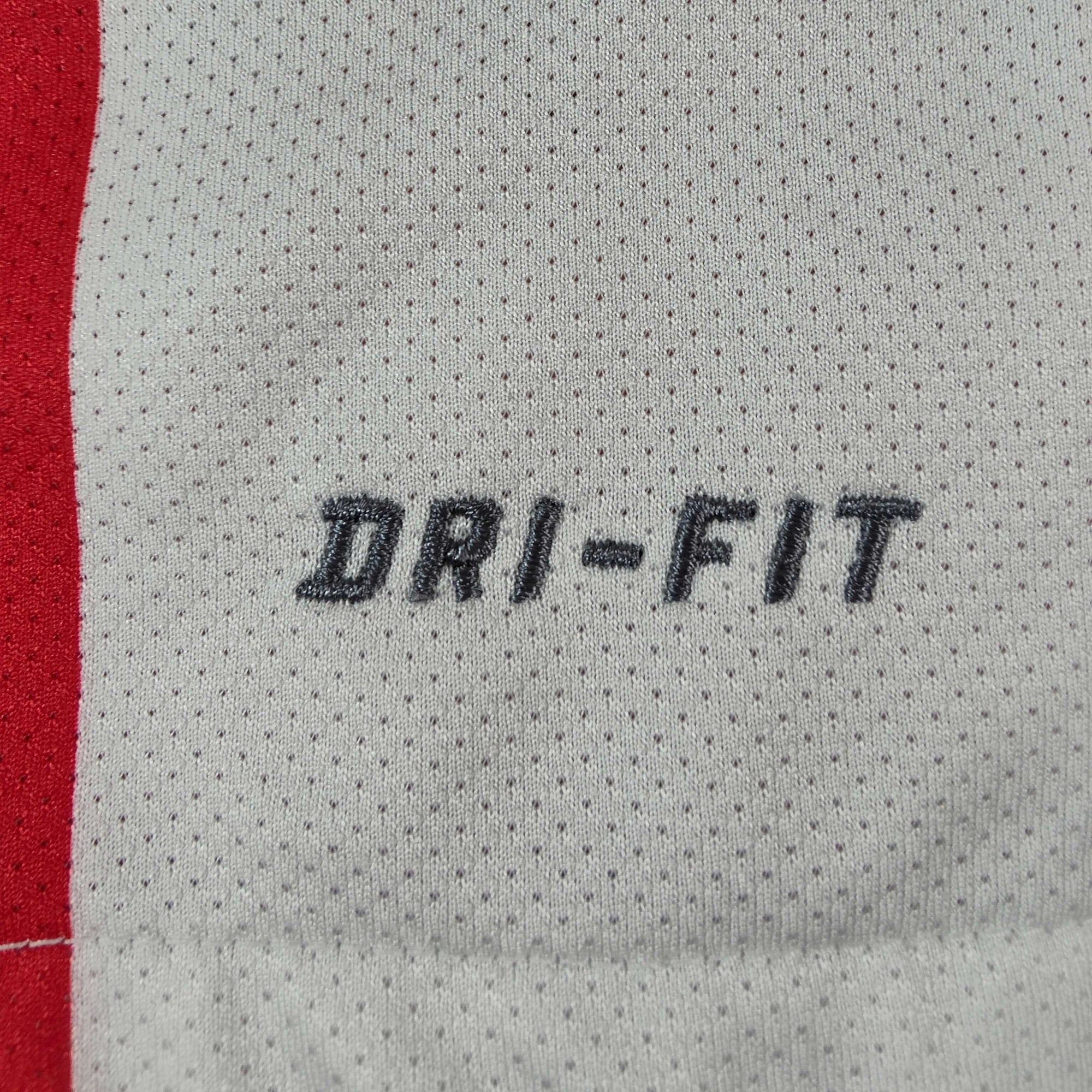 2010-11 Atletico Madrid Home Shirt Kun Agüero 