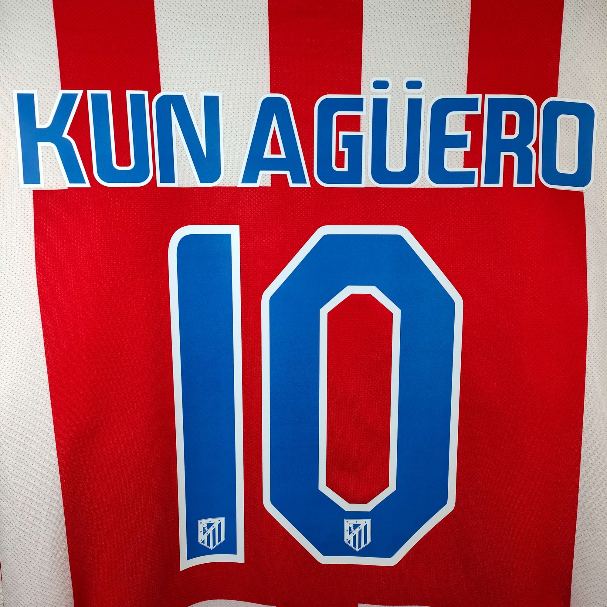 2010-11 Atletico Madrid Home Shirt Kun Agüero 