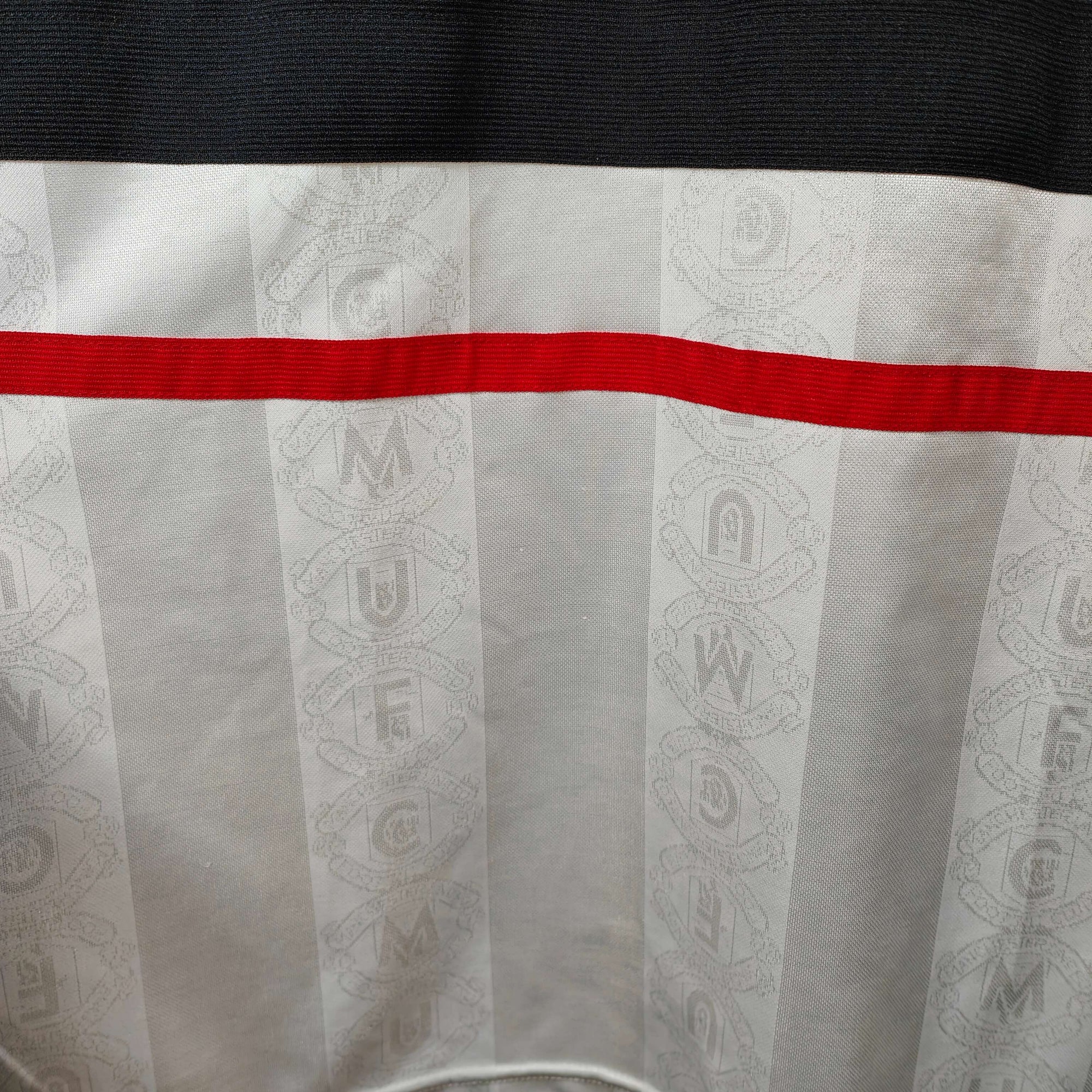 1997-99 Manchester United Away Shirt Beckham 