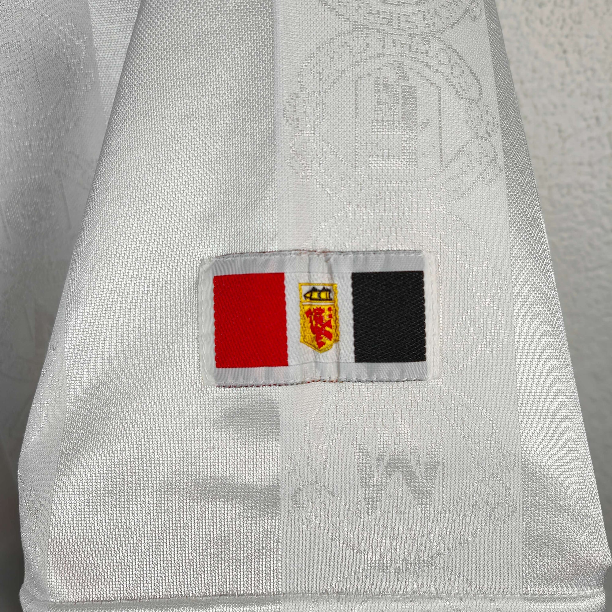 1997-99 Manchester United Away Shirt Beckham 