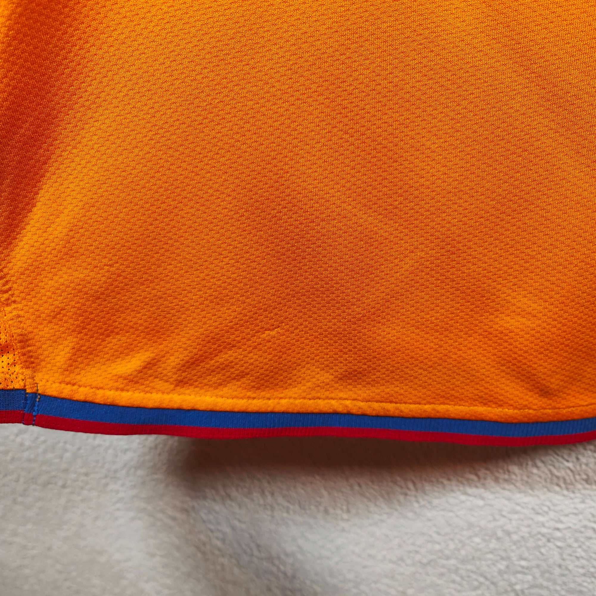 2006-07 FC Barcelona Away Shirt Messi 