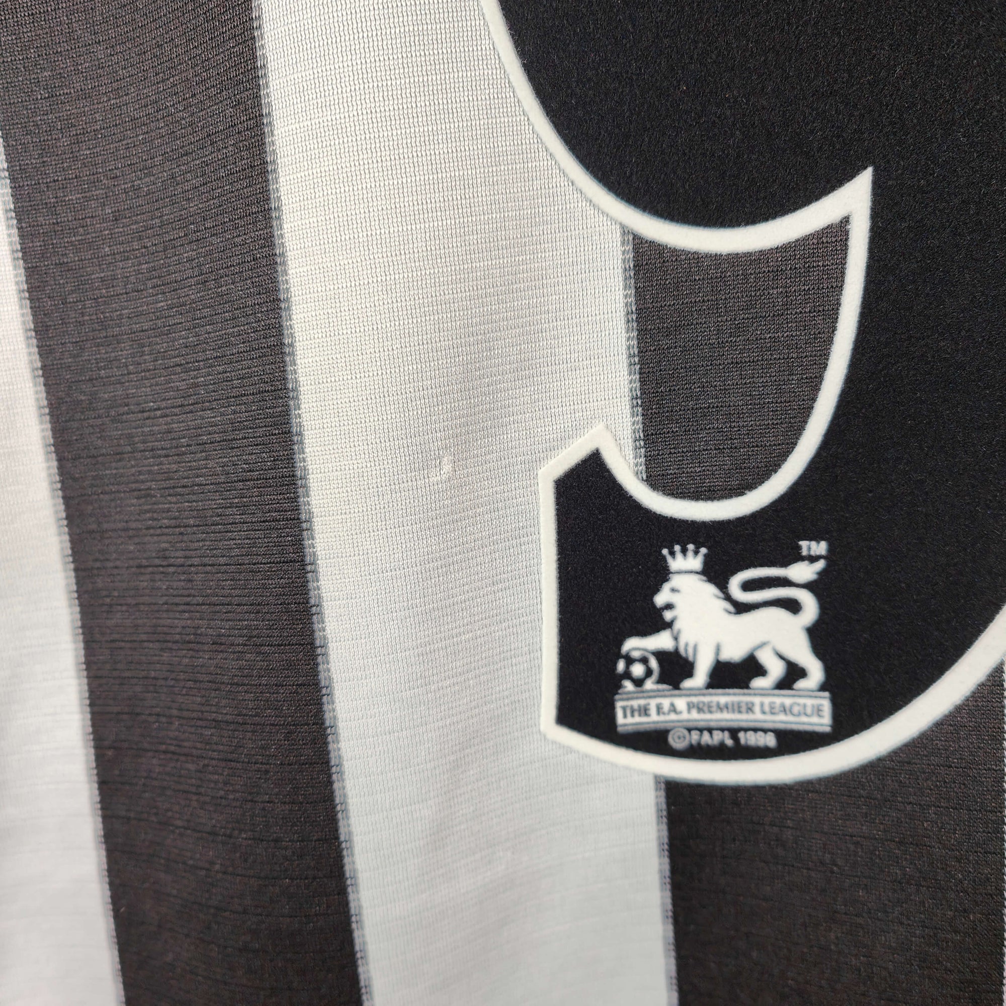 1999-00 Newcastle Home Shirt Shearer 