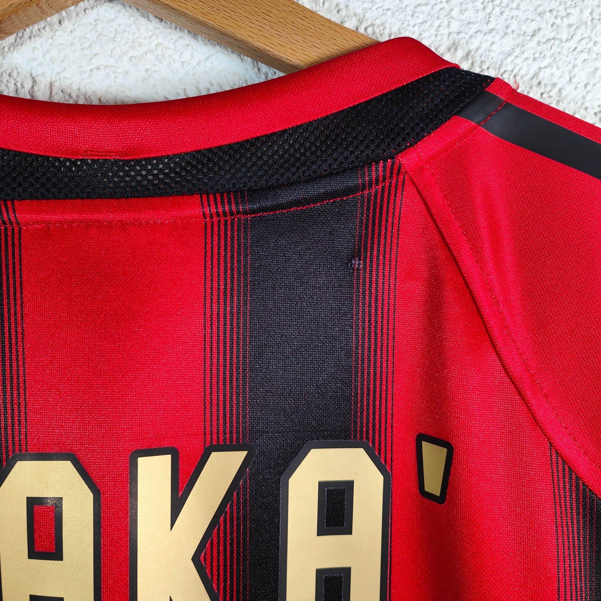 2004-05 AC Milan Home Shirt Kaká 