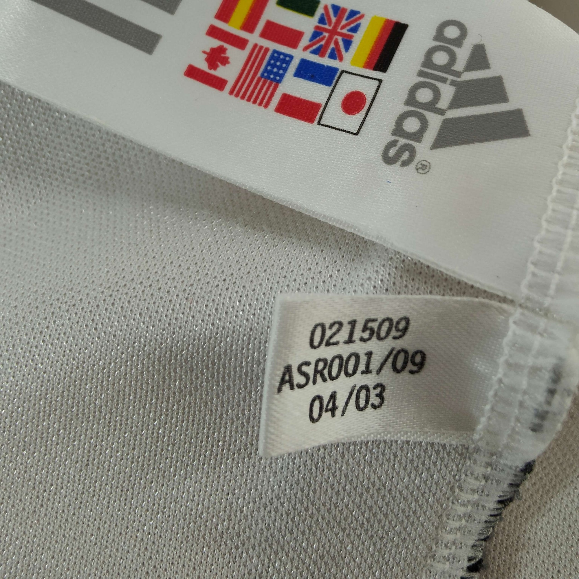 2003-04 Olympique Marseille Home Shirt Drogba 