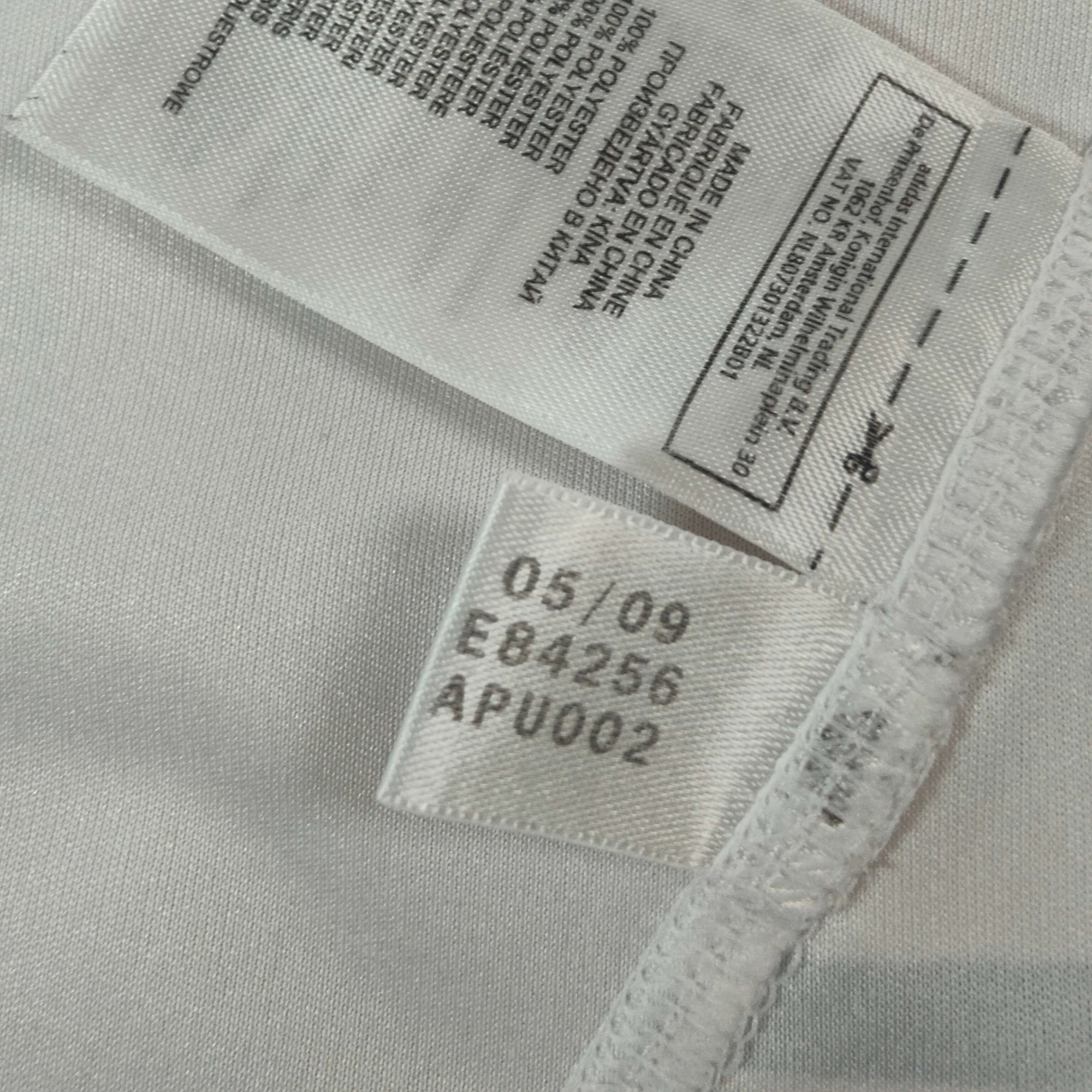 2009-10 Chelsea Third Shirt Drogba 