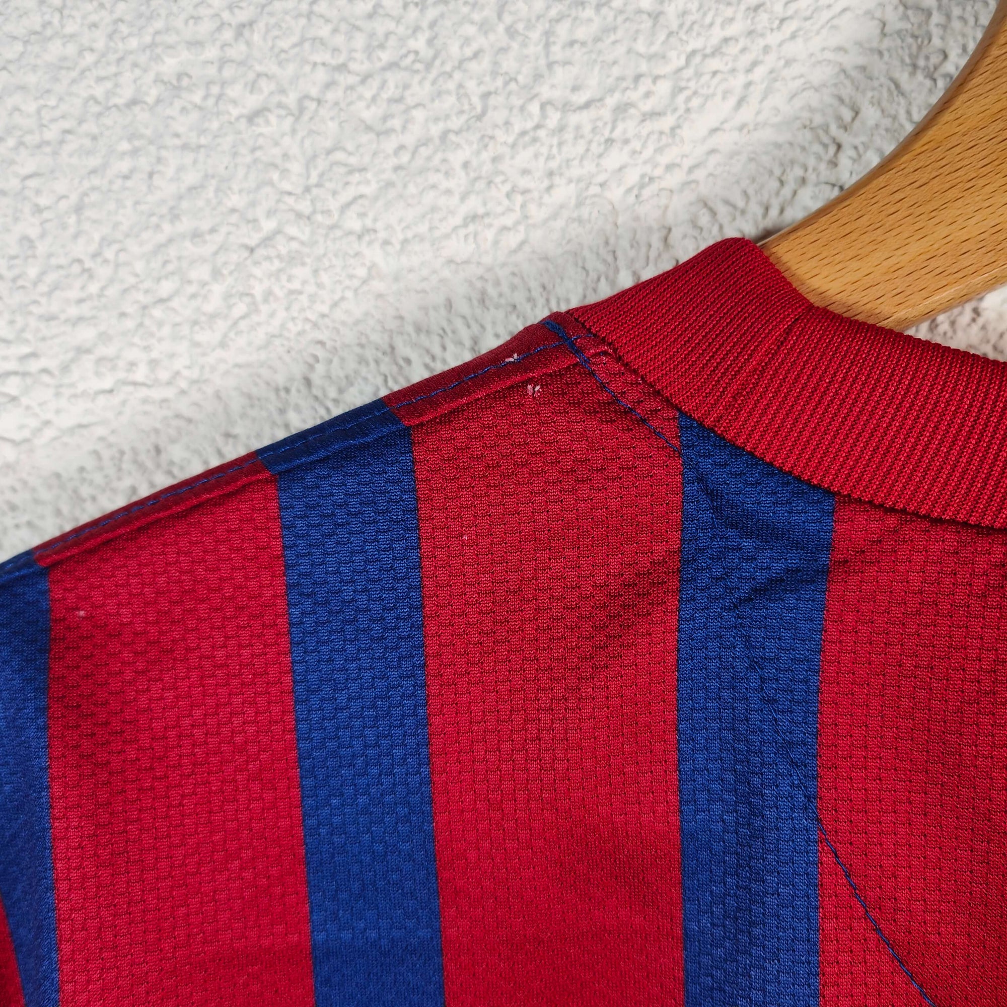 2011-12 FC Barcelona Home Shirt Xavi 