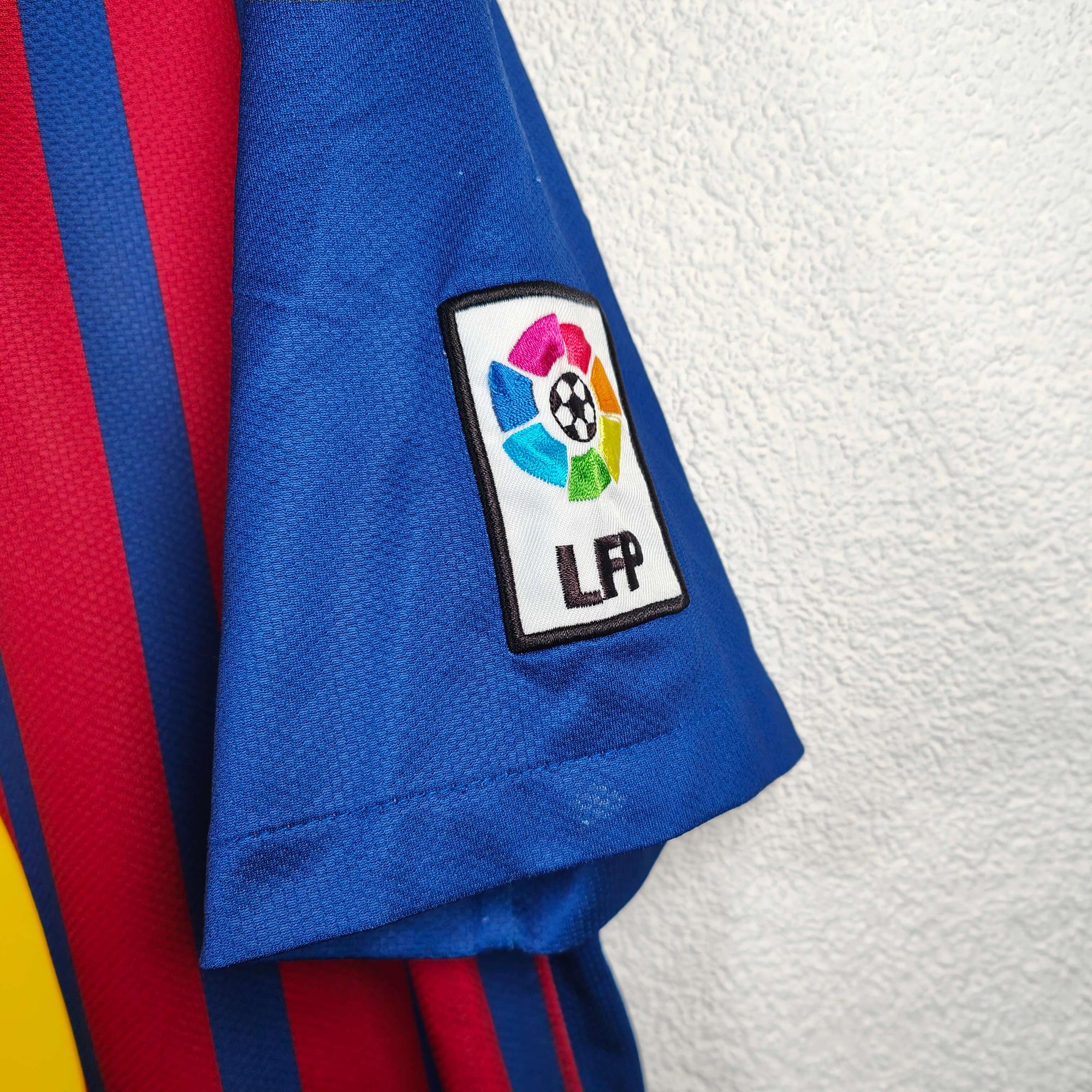 2011-12 FC Barcelona Home Shirt Xavi 