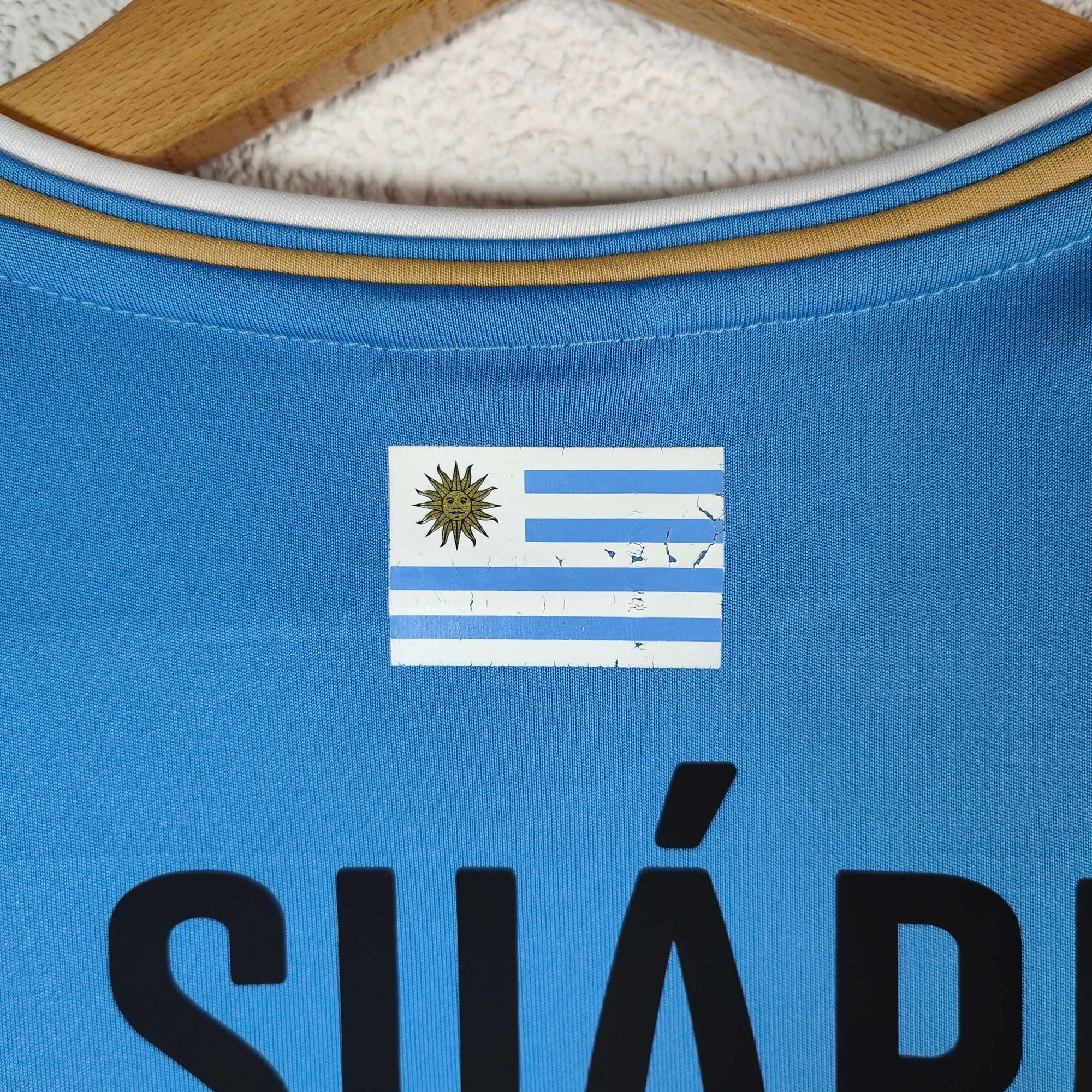 2014-15 Uruguay Home Shirt Suarez 