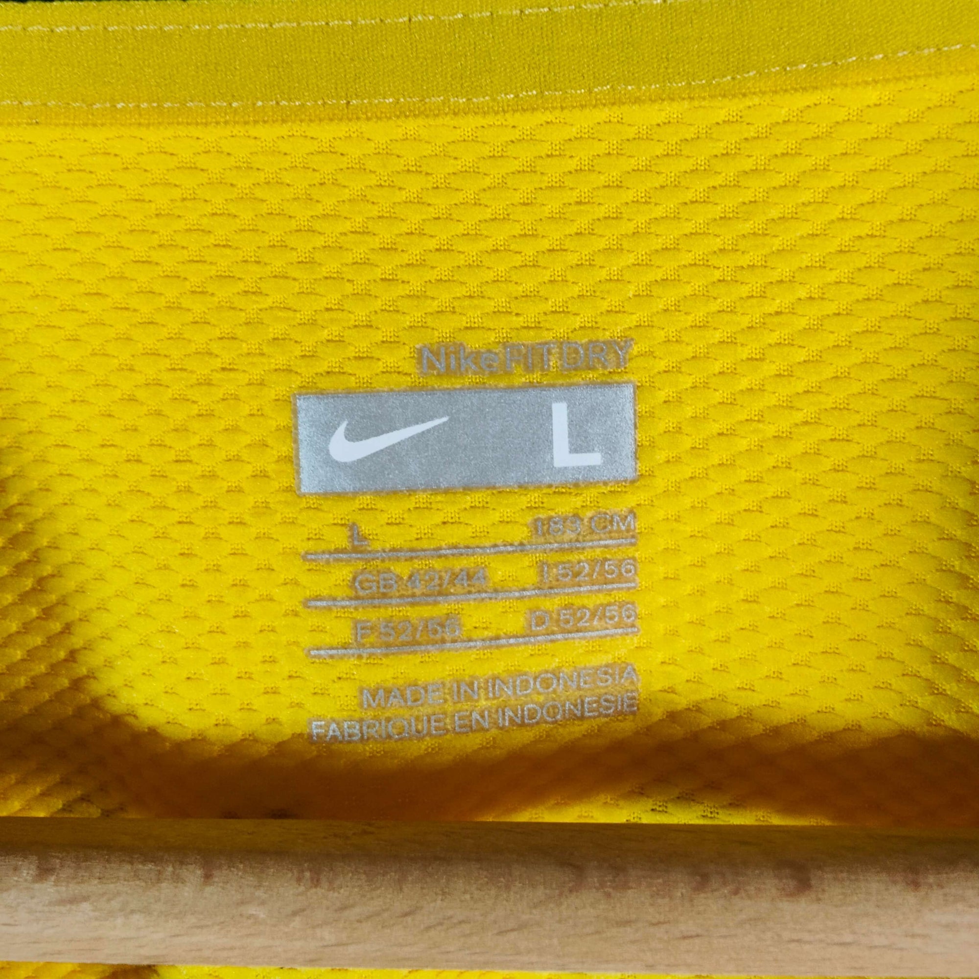 2008-10 Brazil Home Shirt Kaká 