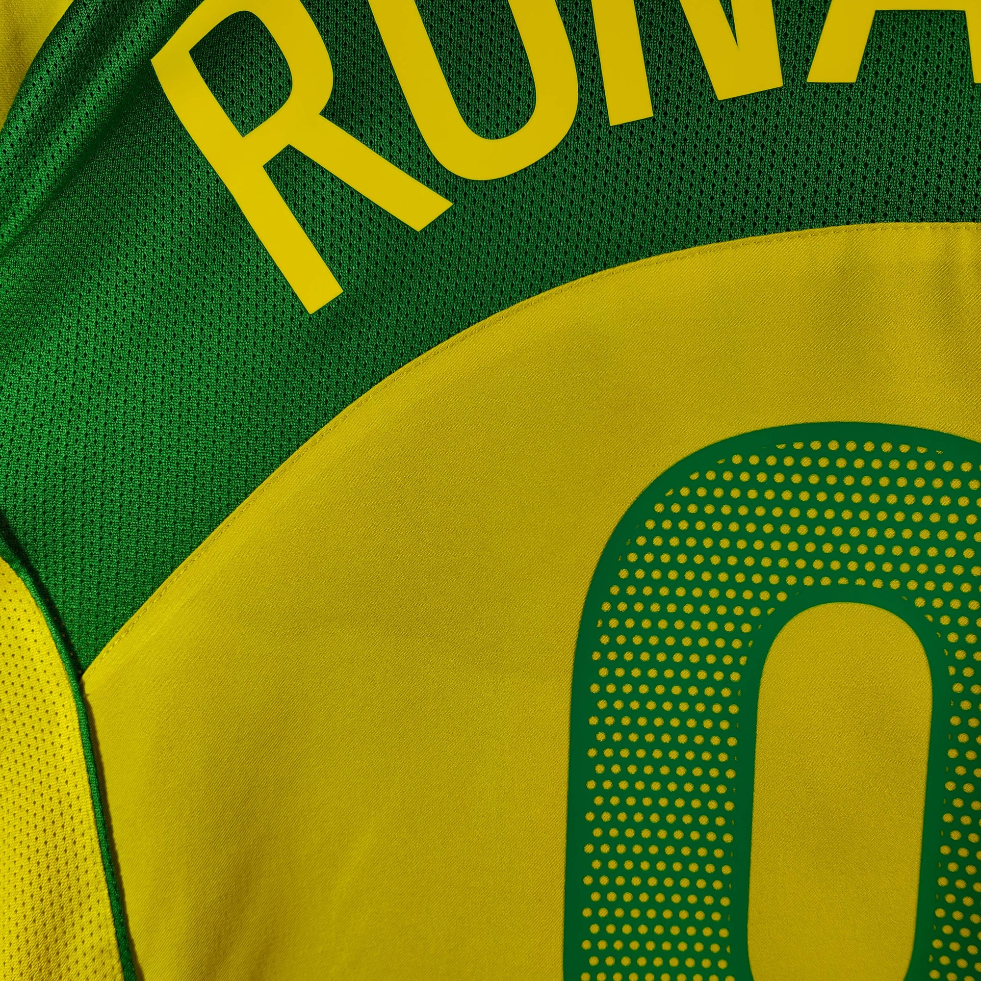2004-06 Brazil Home Shirt Ronaldo 