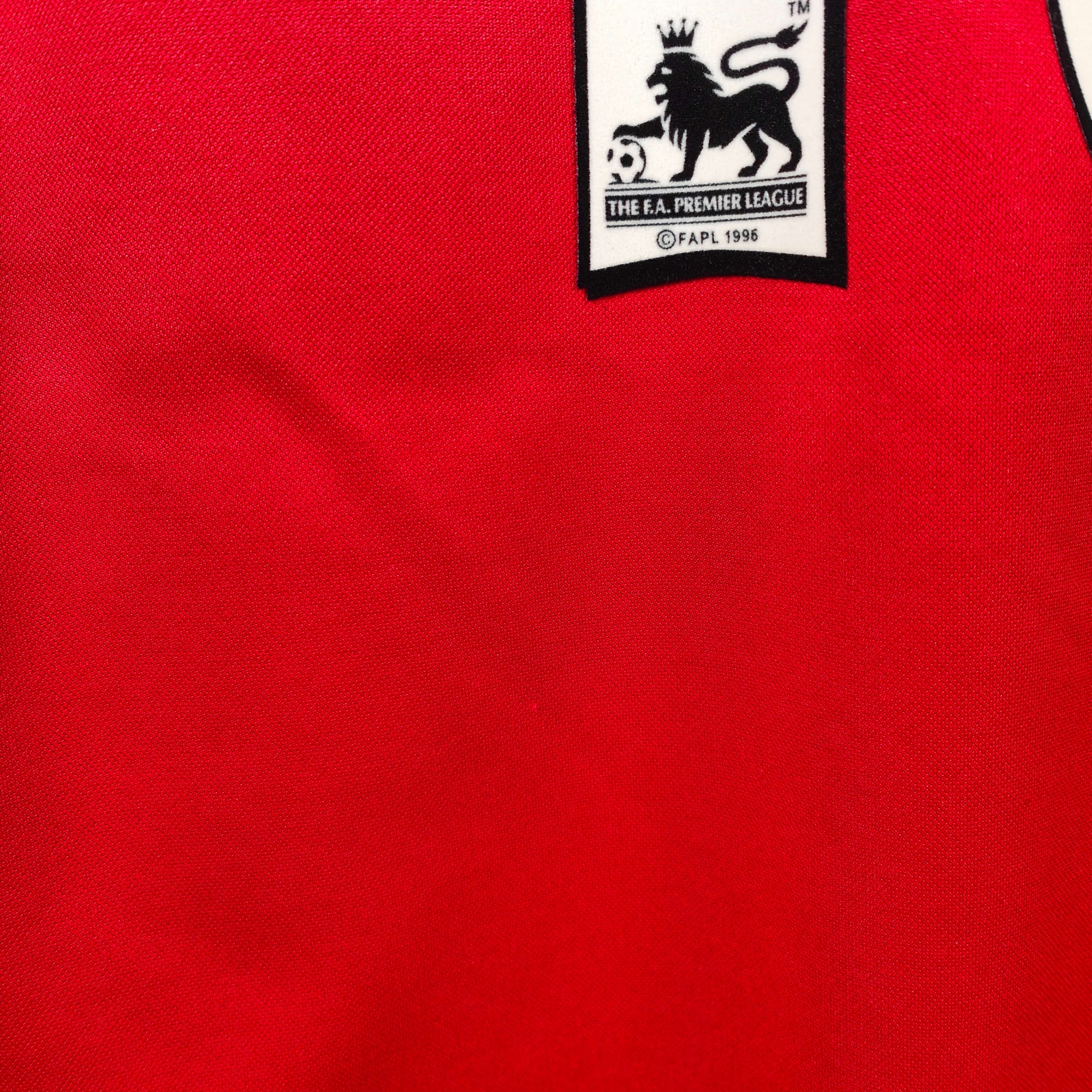 2000-02 Arsenal Home Shirt Bergkamp 