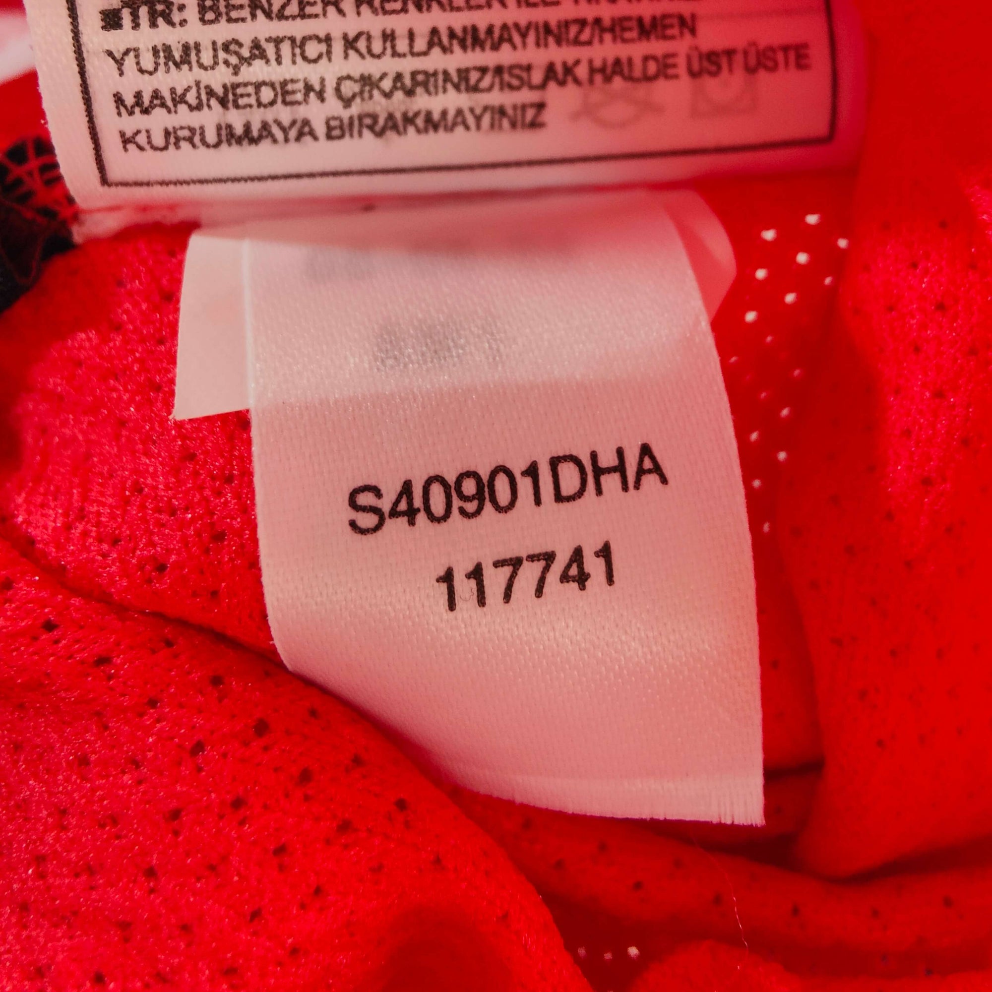 2004-06 South Korea Limited Edition Home Shirt Player version J.S.Park 