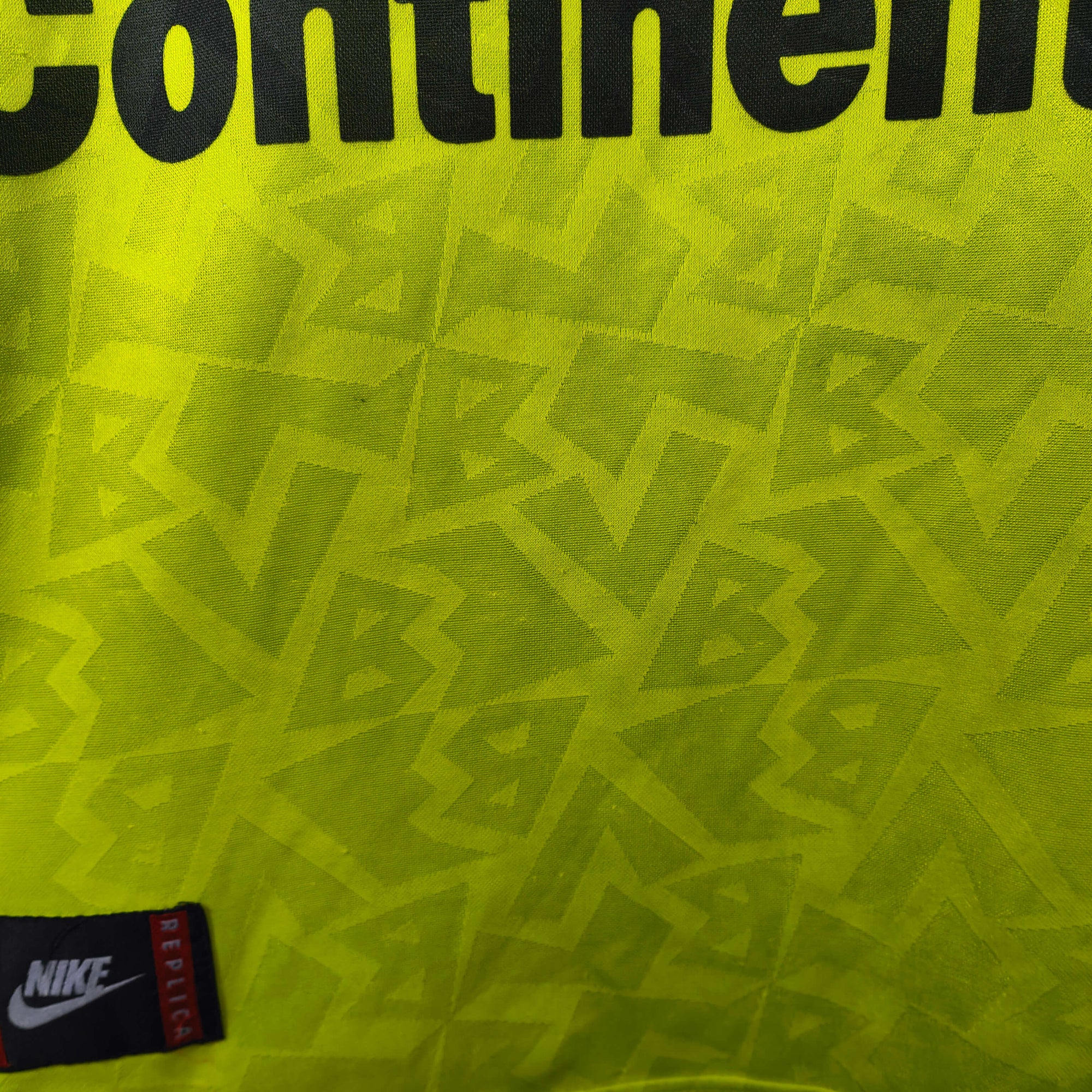 1995-96 Dortmund Home Shirt Chapuisat 
