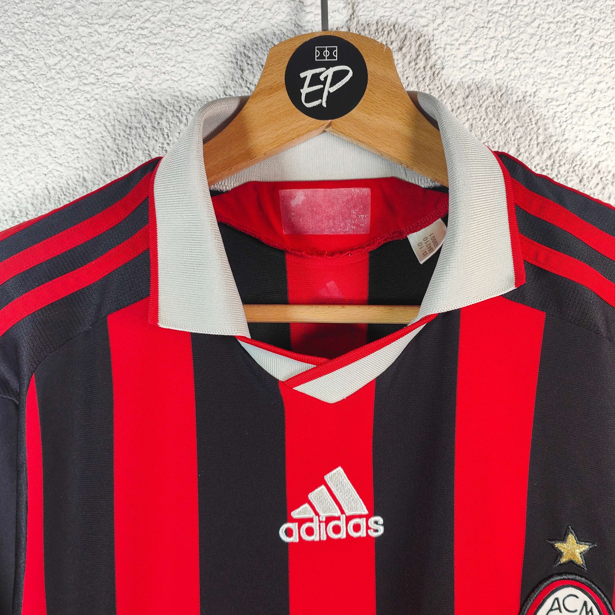 2009-10 AC Milan Home Shirt Ronaldinho 